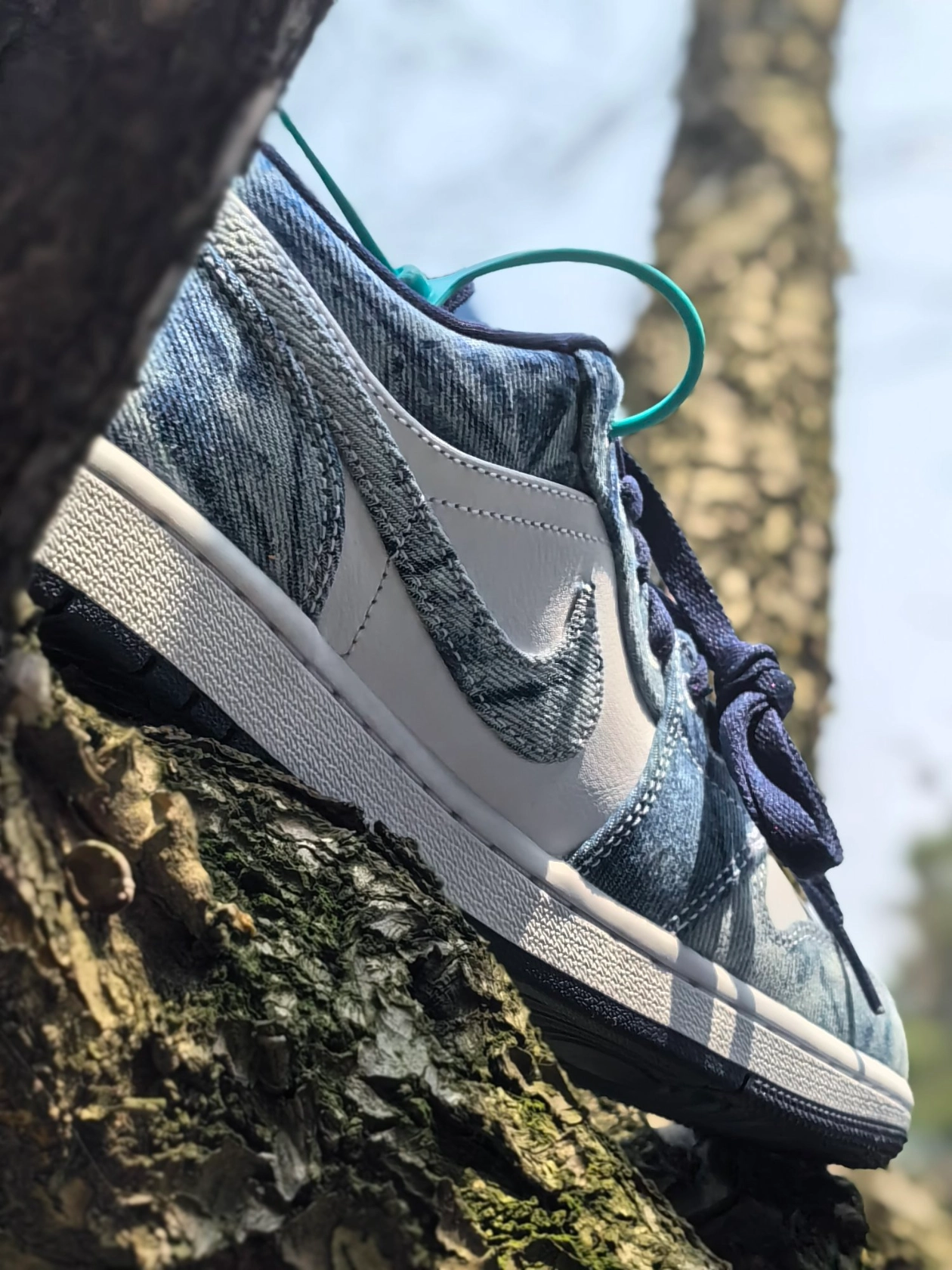 custom review-Jordan Air Jordan 1 Low SE Промытый деним Устойчивый к истиранию Низкий топ Винтажные баскетбольные кроссовки Мужские Белый Синий