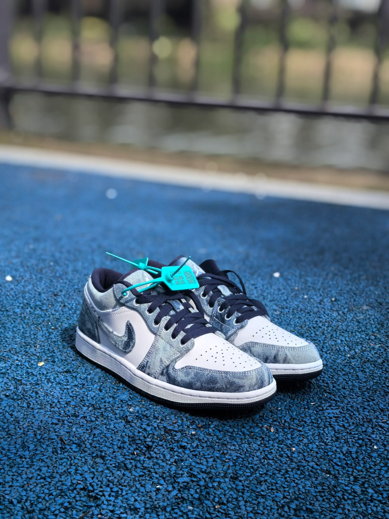 custom review-Jordan Air Jordan 1 Low SE Промытый деним Устойчивый к истиранию Низкий топ Винтажные баскетбольные кроссовки Мужские Белый Синий