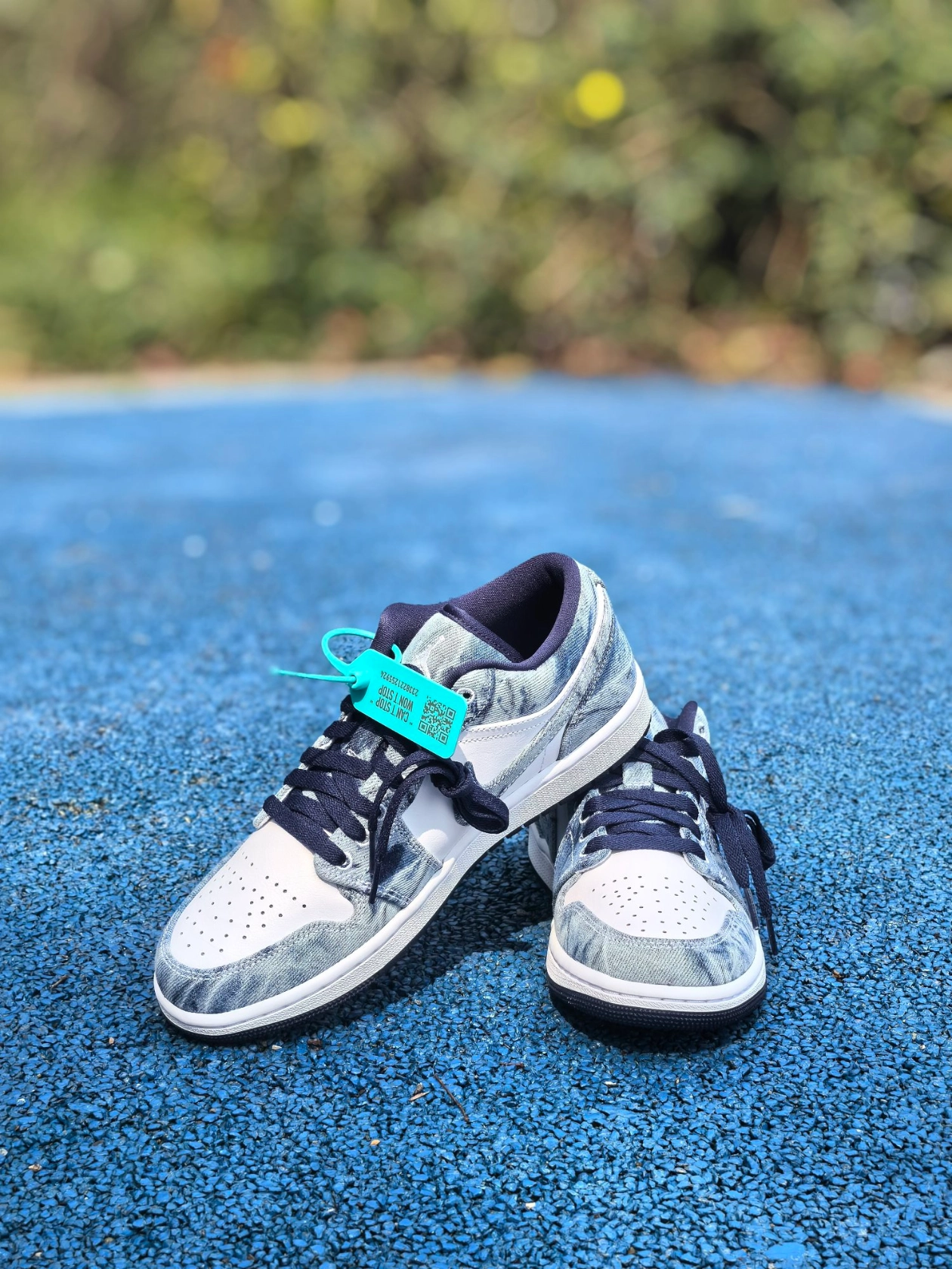 custom review-Jordan Air Jordan 1 Low SE Промытый деним Устойчивый к истиранию Низкий топ Винтажные баскетбольные кроссовки Мужские Белый Синий