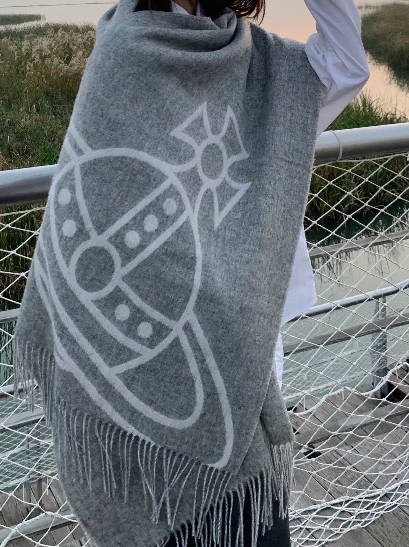 custom review-Вязаные шарфы Vivienne Westwood женские серо-белые