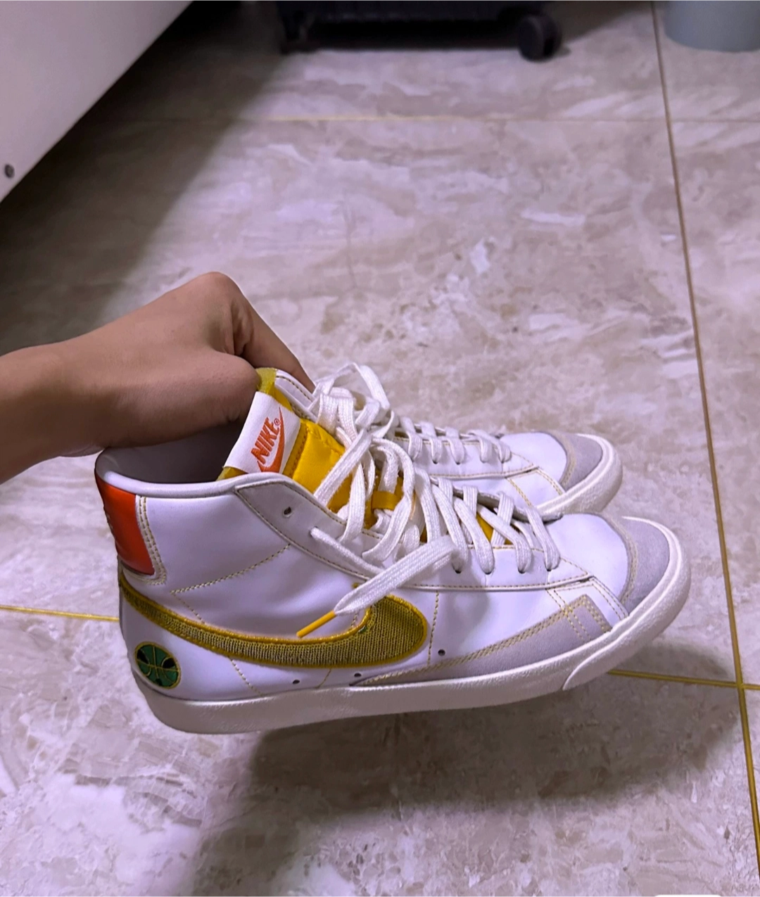 耐克nike blazer mid 77 外星人,非常漂亮的一双鞋.