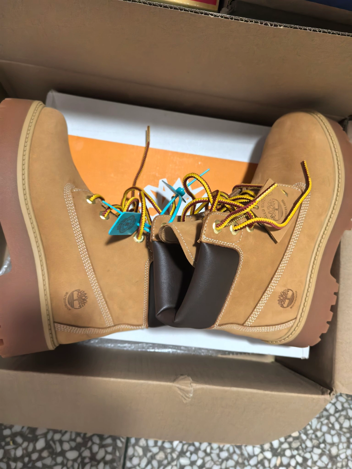 custom review-Timberland Премиум Водонепроницаемый И Износостойкий Короткий Аутдор Женские Желтый