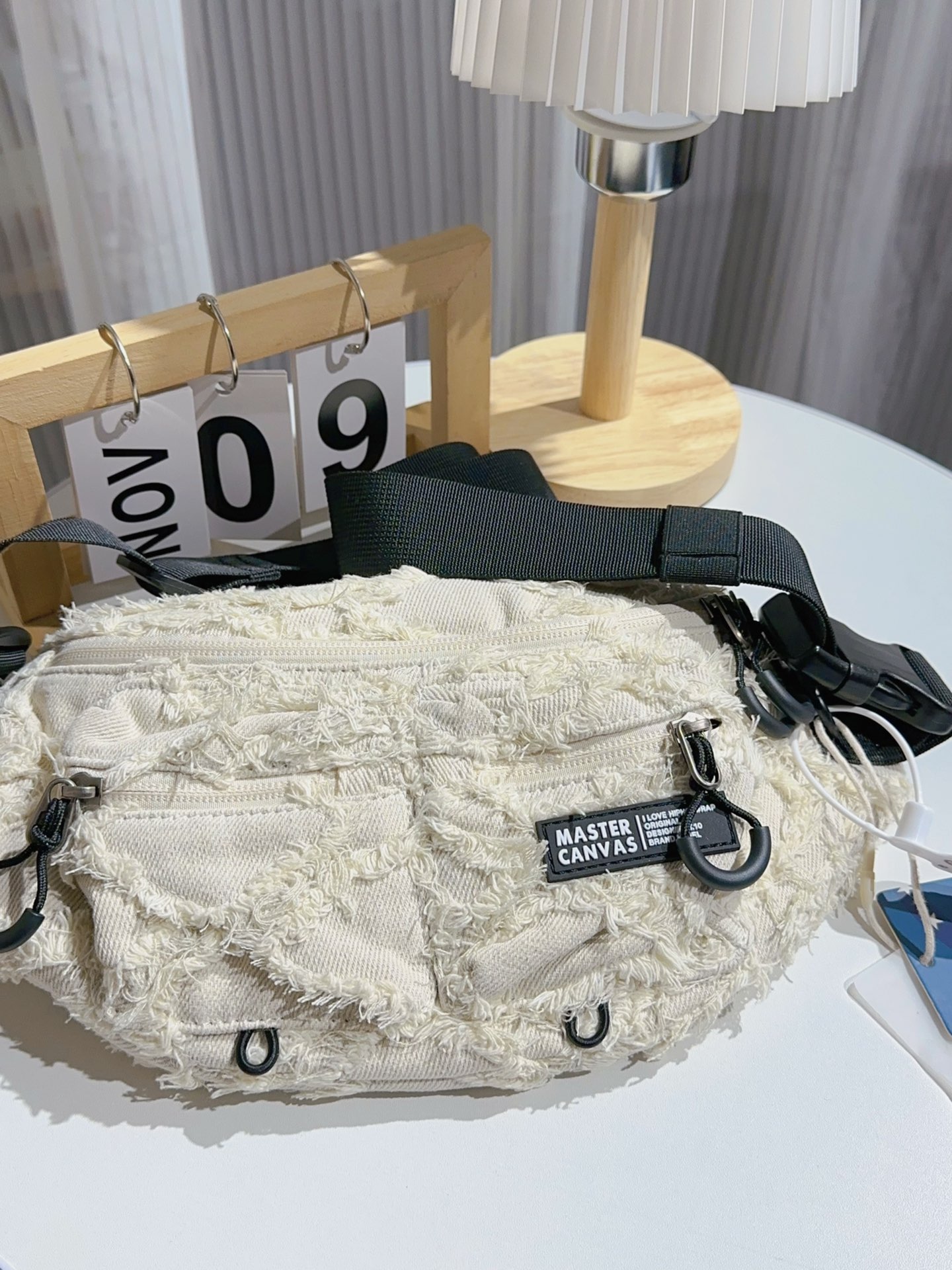 休闲运动风斜挎包包真的很百搭