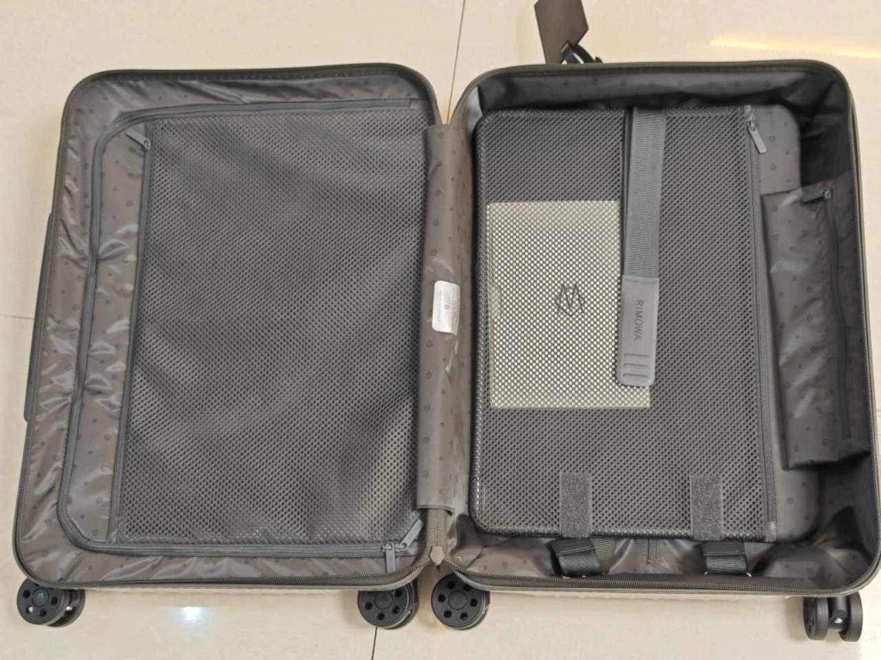 日默瓦essential 矿岩灰 登机箱