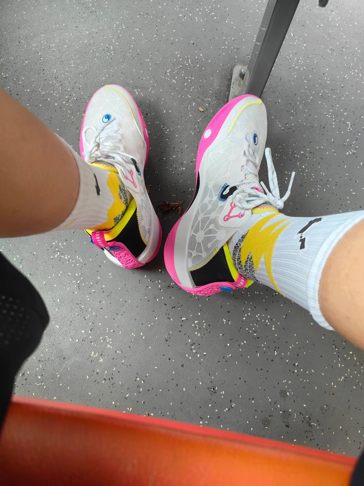 custom review-Подкладка WADE SHADOW 3 Амортизация и Дышащий Низкий Топ Баскетбольные Кроссовки Мужские Белый Розовый