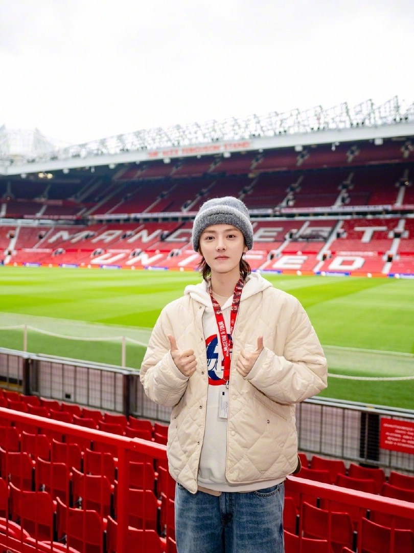 鹿晗一点没变啊!还是少年感满满哦