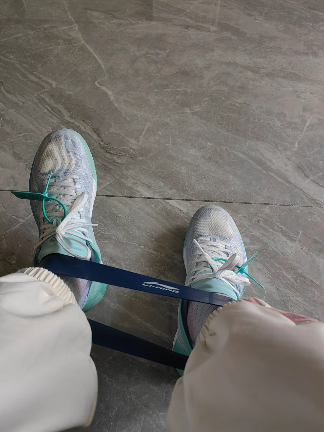 custom review-LINING Blade 4V2 Basketball Shoes Men Low Top Island Blue/Snow Cyan Purple