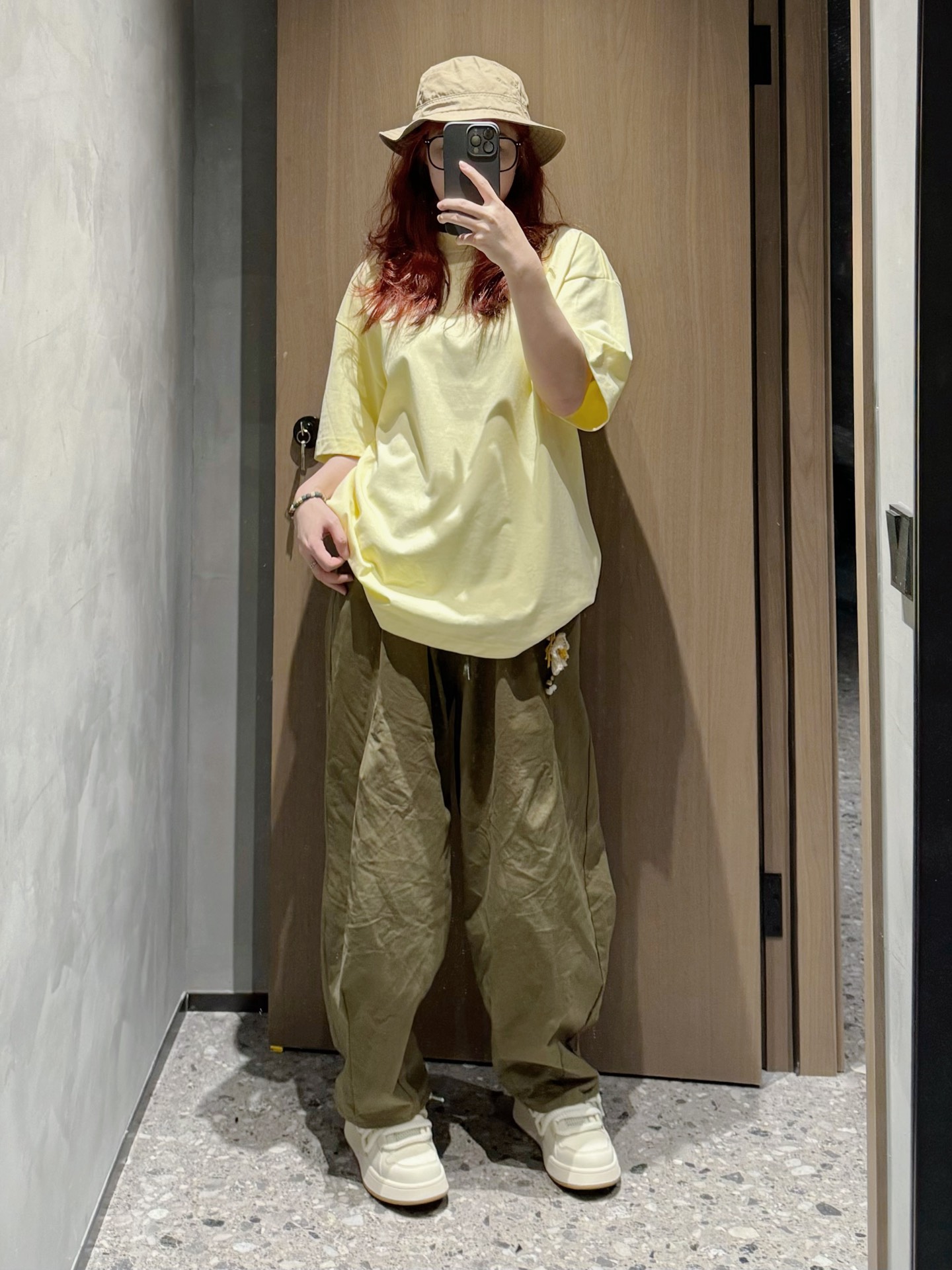 无性别ootd 米色板鞋确实好看