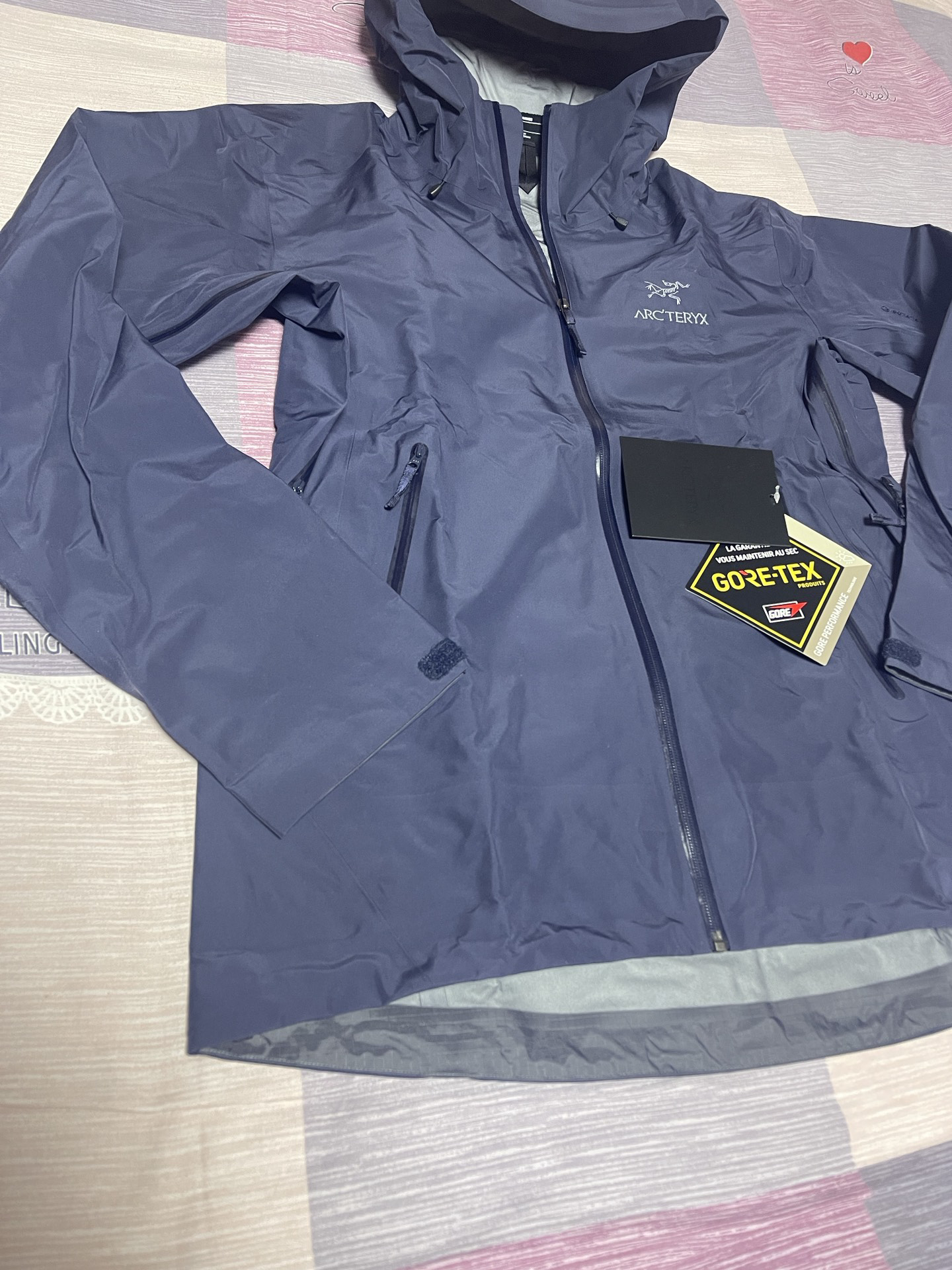 始祖鸟 beta lt goretex 硬壳冲锋衣 l码 蓝黑色 男款