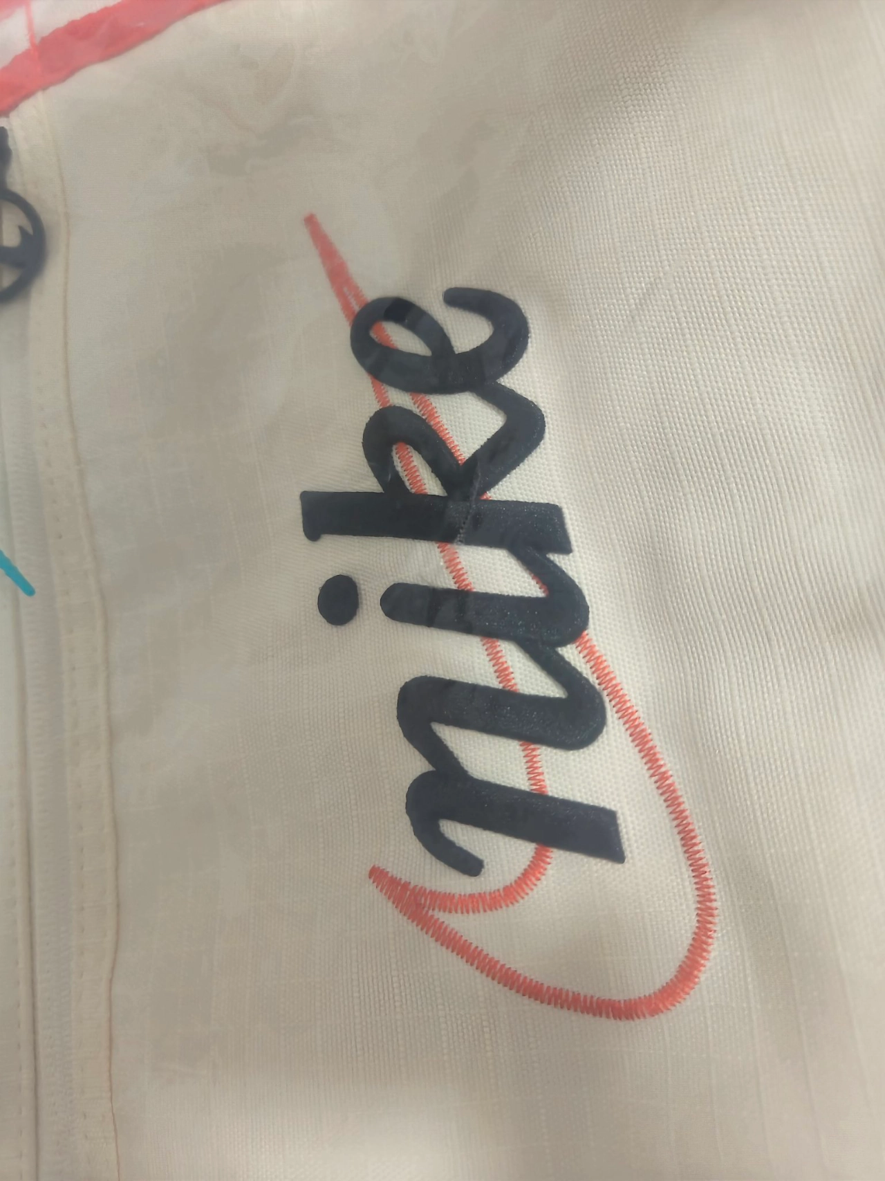 custom review-NIKE Спортивные сумки Кокосовое молоко & Passionate Красный & Черный Унисекс