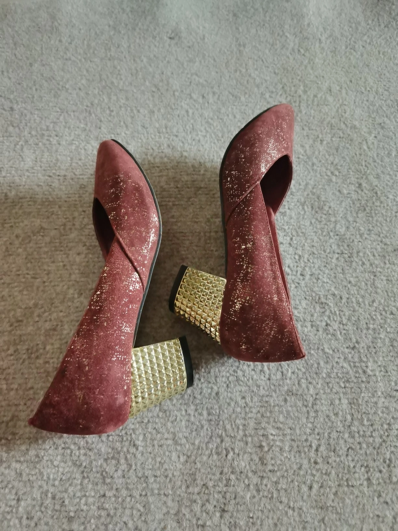 穿过一次的磨脚鞋