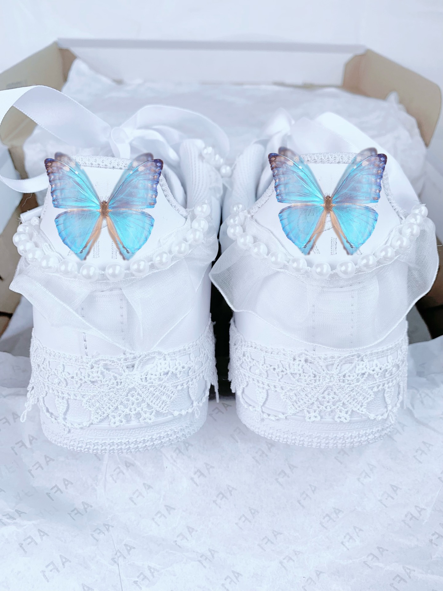 甜美感还得看这双蕾丝小白鞋!