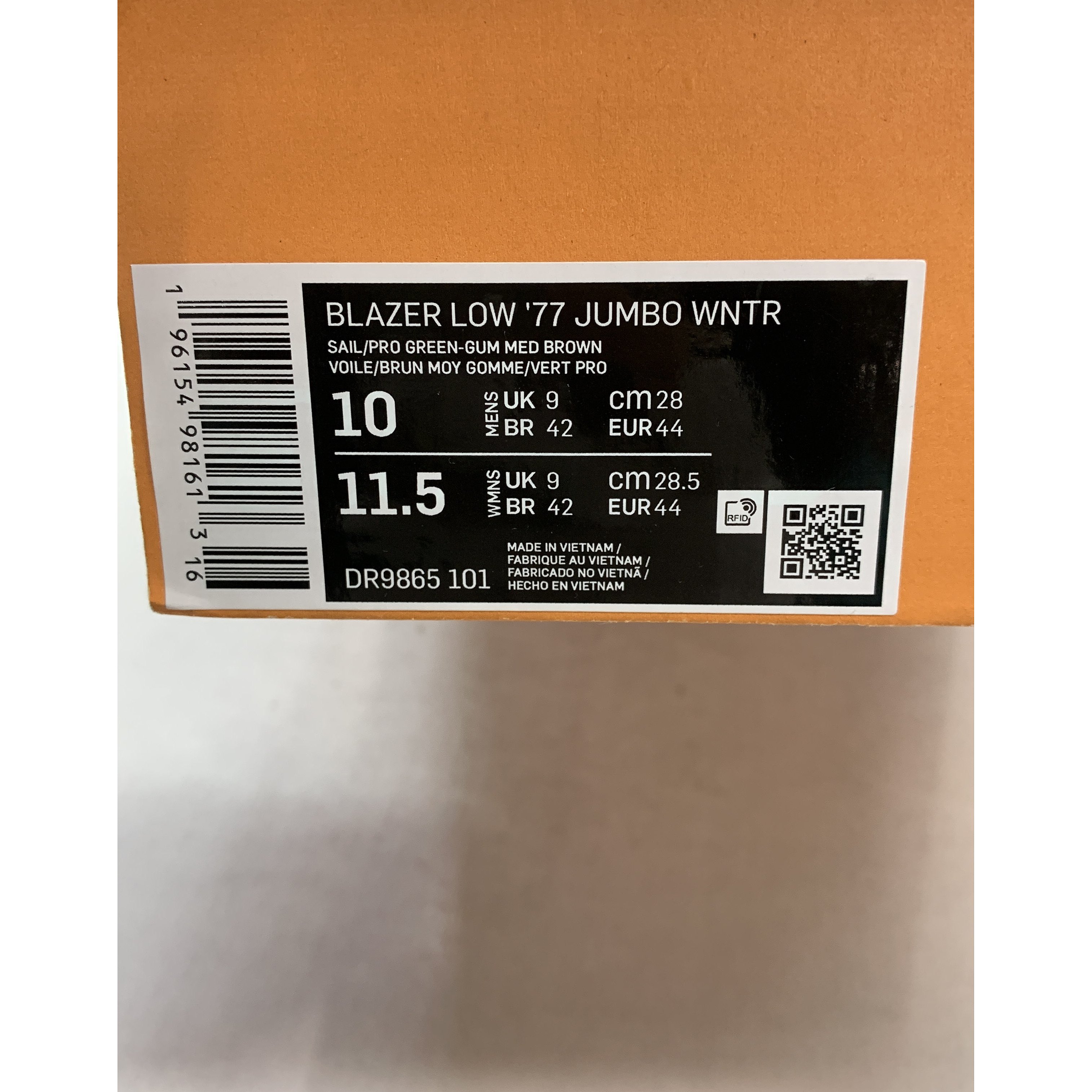 ss级,只有鞋盒瑕疵,自穿推荐,性价比极高