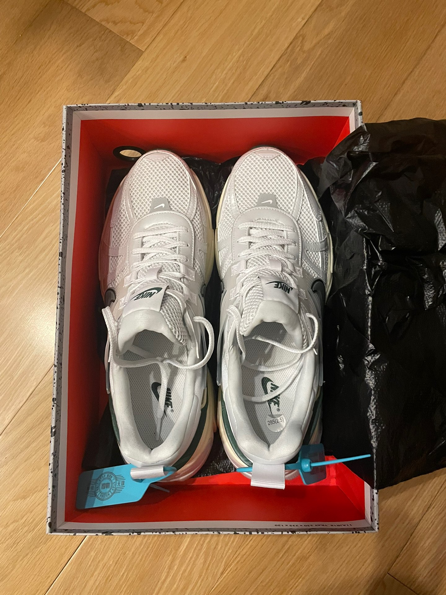 custom review-Nike V2K Run Устойчивый к истиранию Дышащий Легкий Низкий Топ Повседневный Городской Коммутирование Беговые кроссовки Женские Белый Зеленый