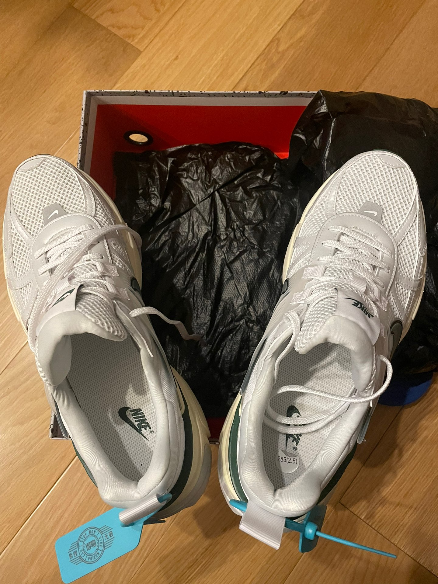 custom review-Nike V2K Run Устойчивый к истиранию Дышащий Легкий Низкий Топ Повседневный Городской Коммутирование Беговые кроссовки Женские Белый Зеленый