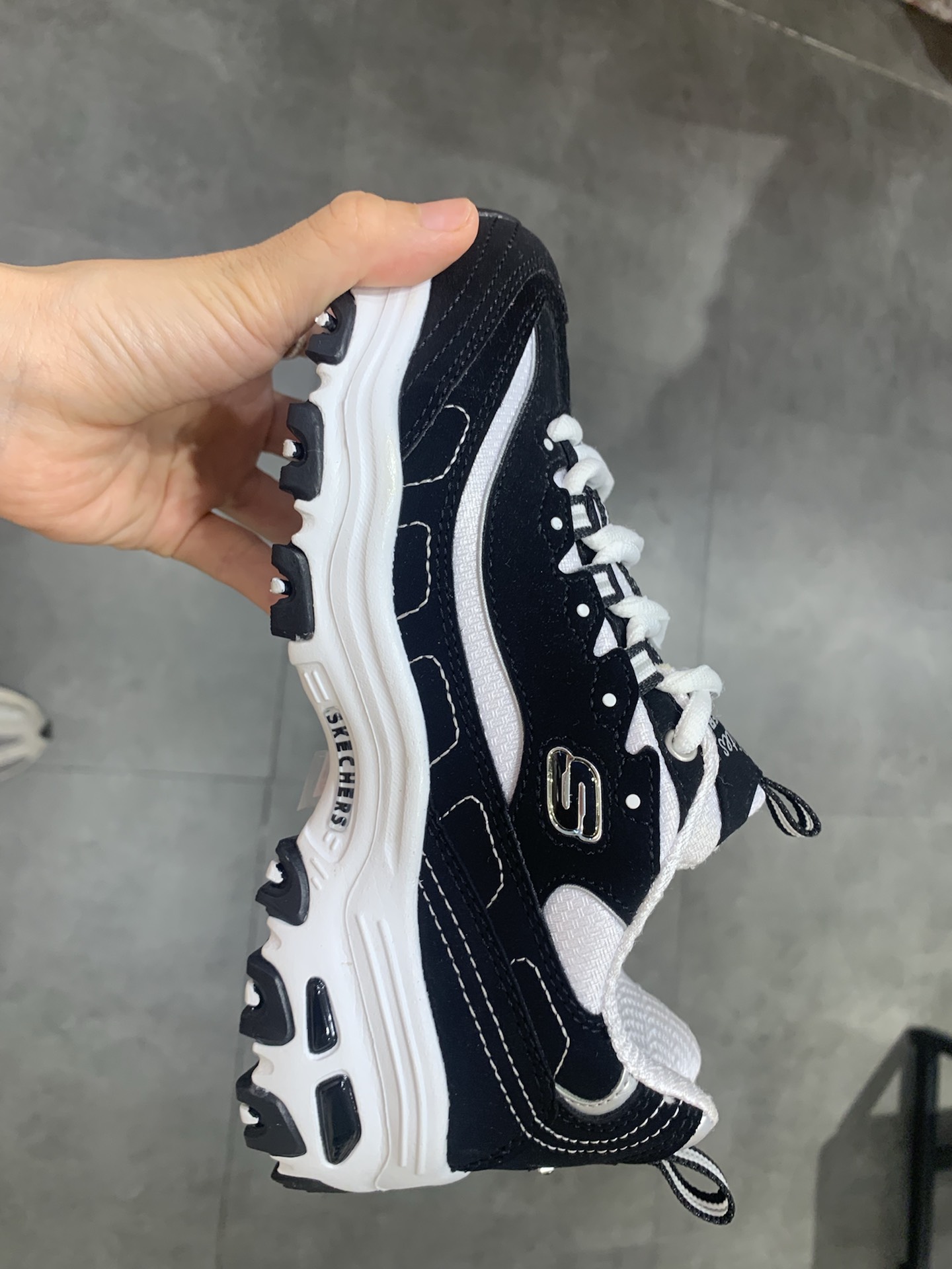 斯凯奇熊猫鞋经典黑色