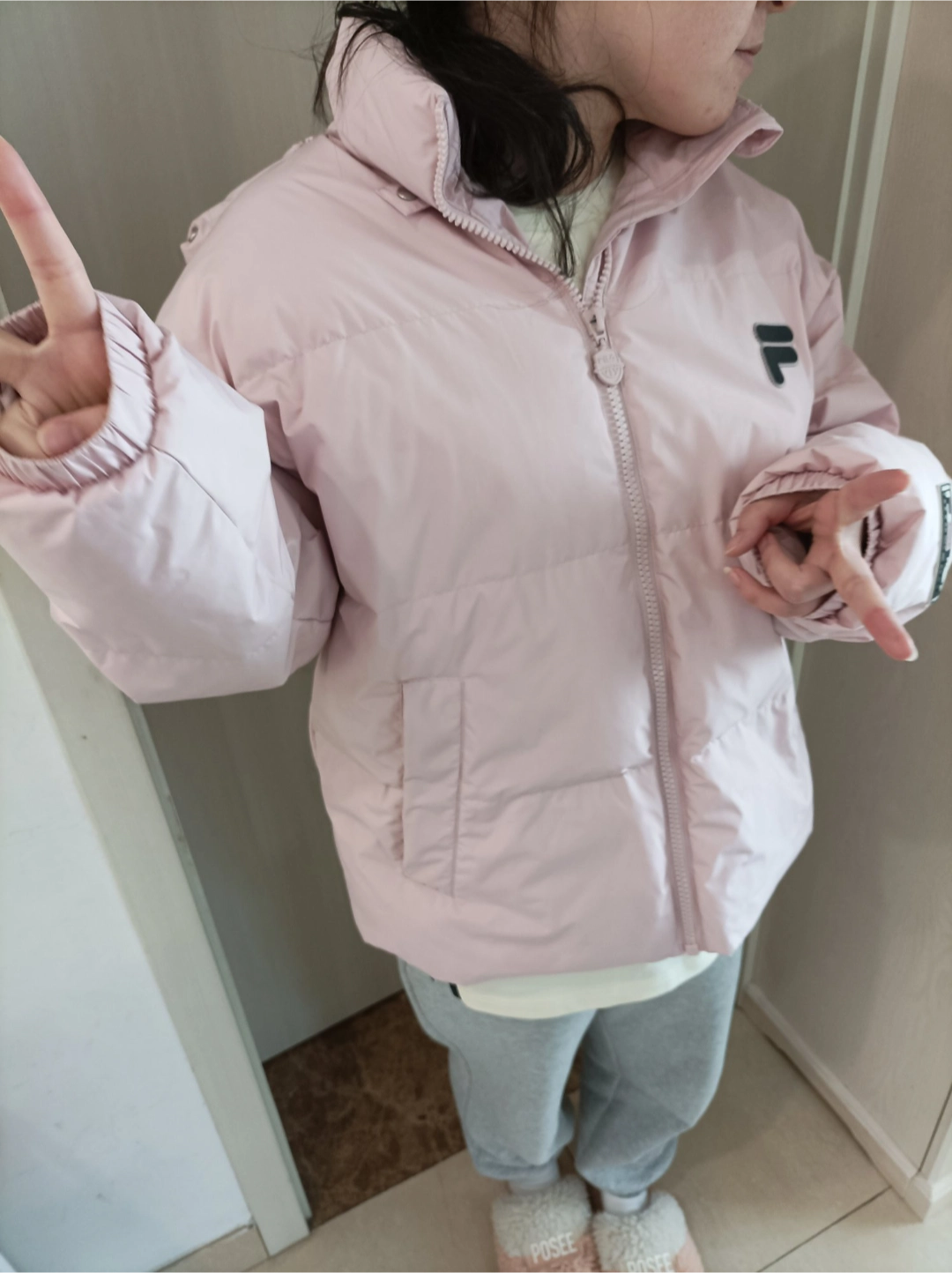 斐乐短款羽绒服