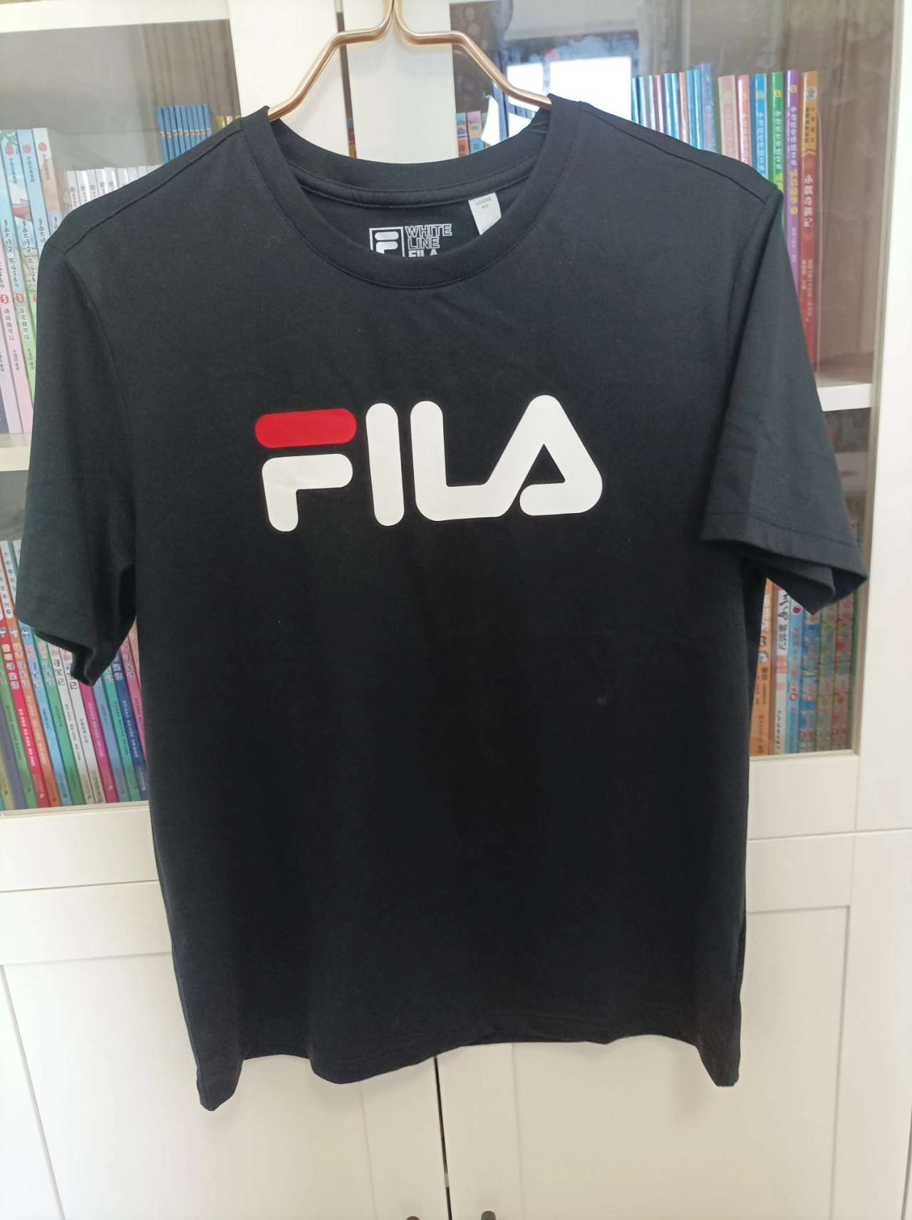 斐乐潮流款短袖t恤