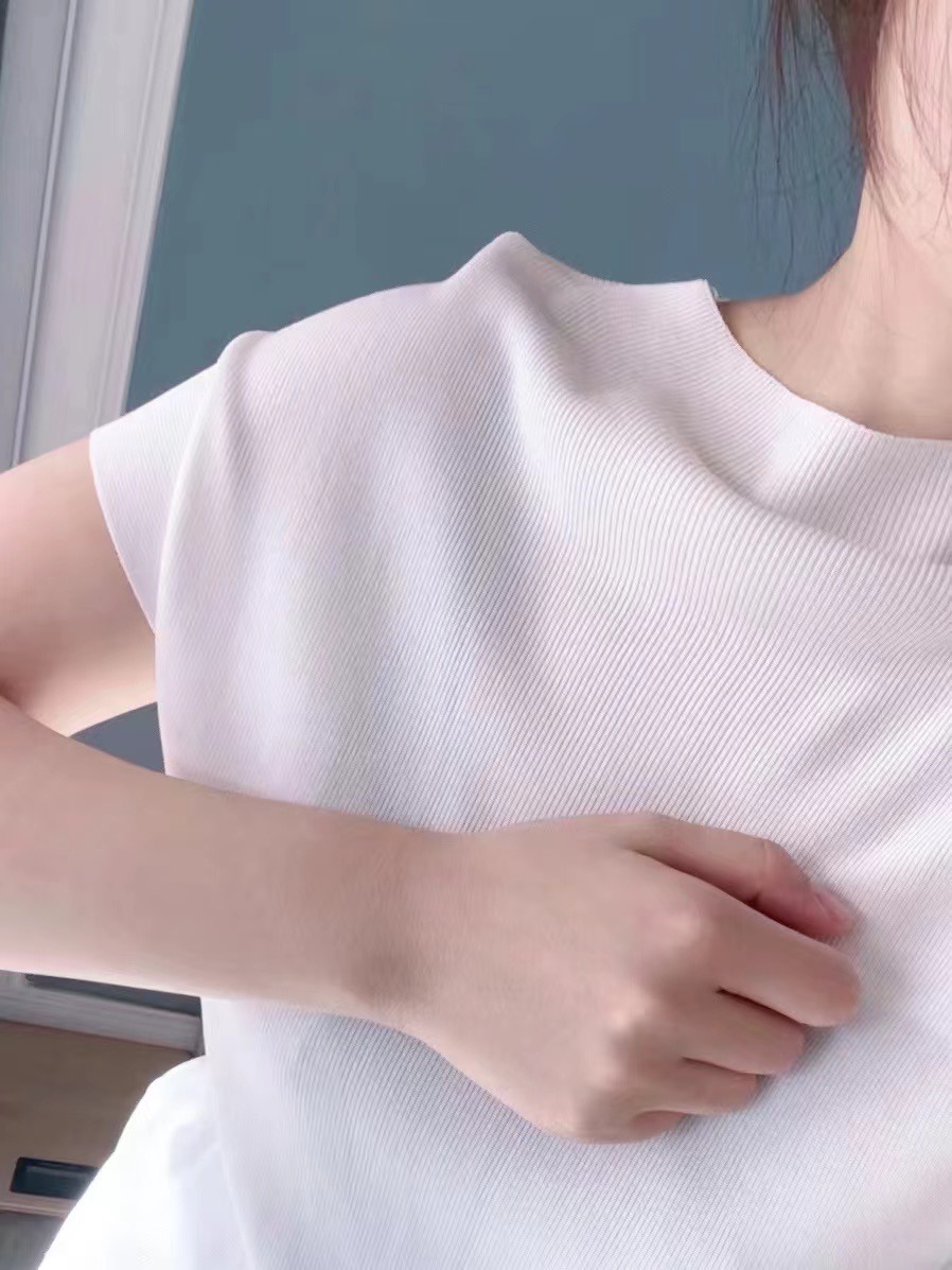 没想到涂着涂着就变白了