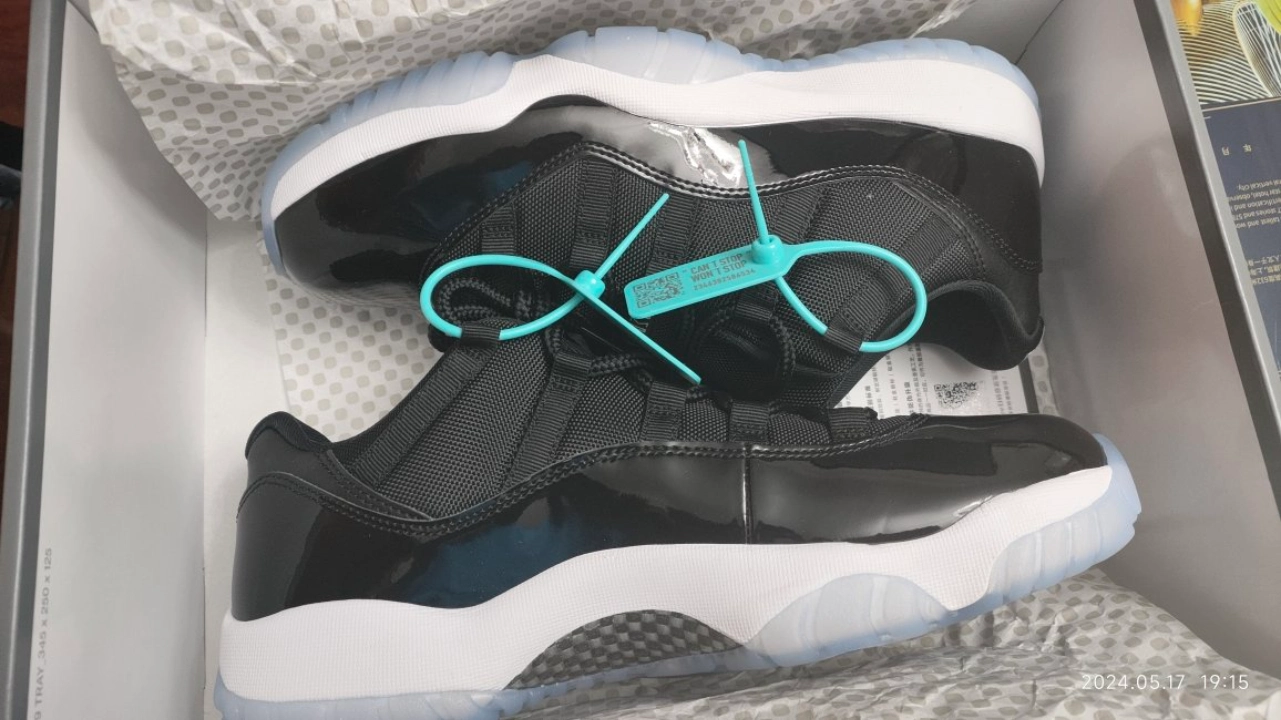 custom review-Jordan 11 Retro Low Space Jam Men's