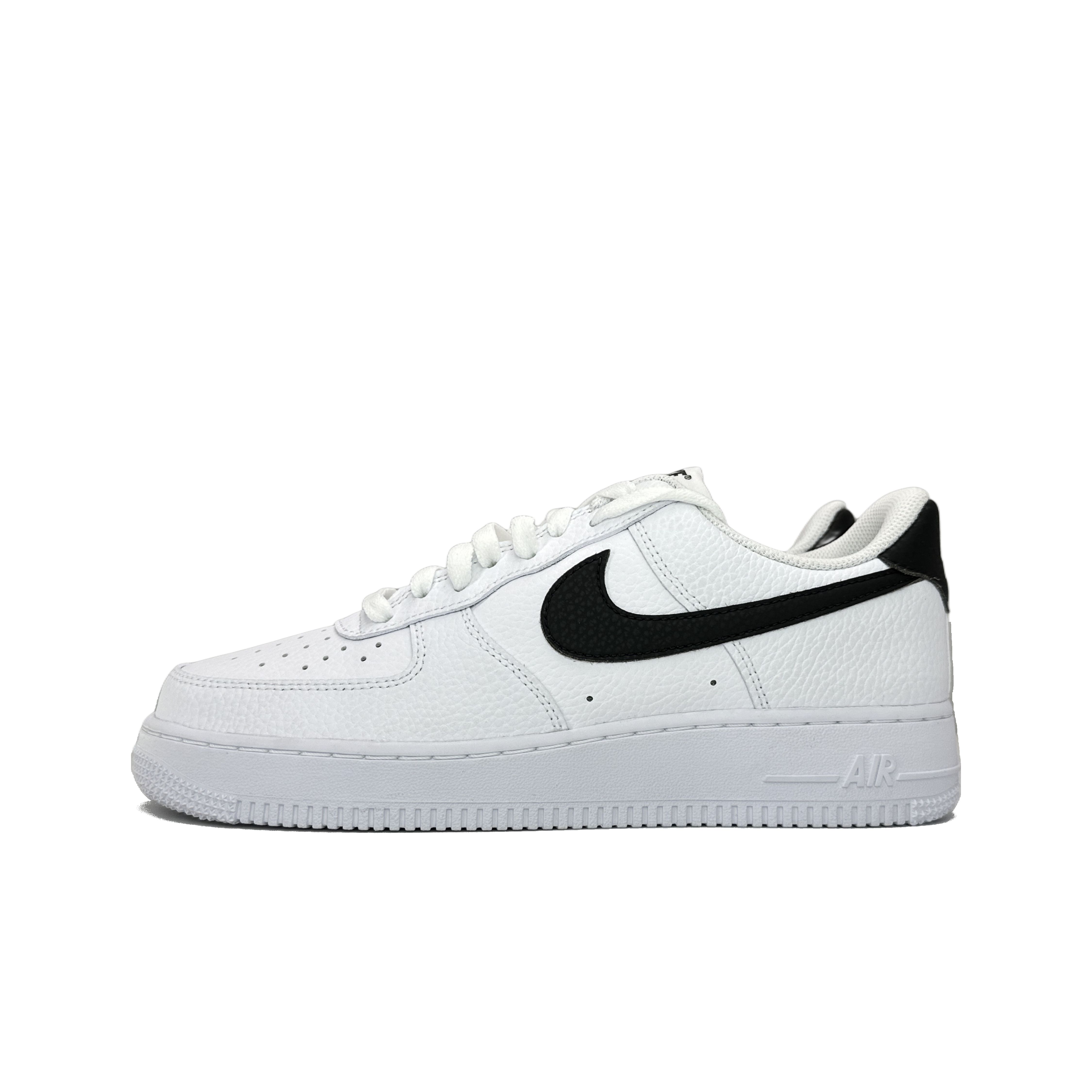 全新nike空军一号,送人或自己穿都合适!