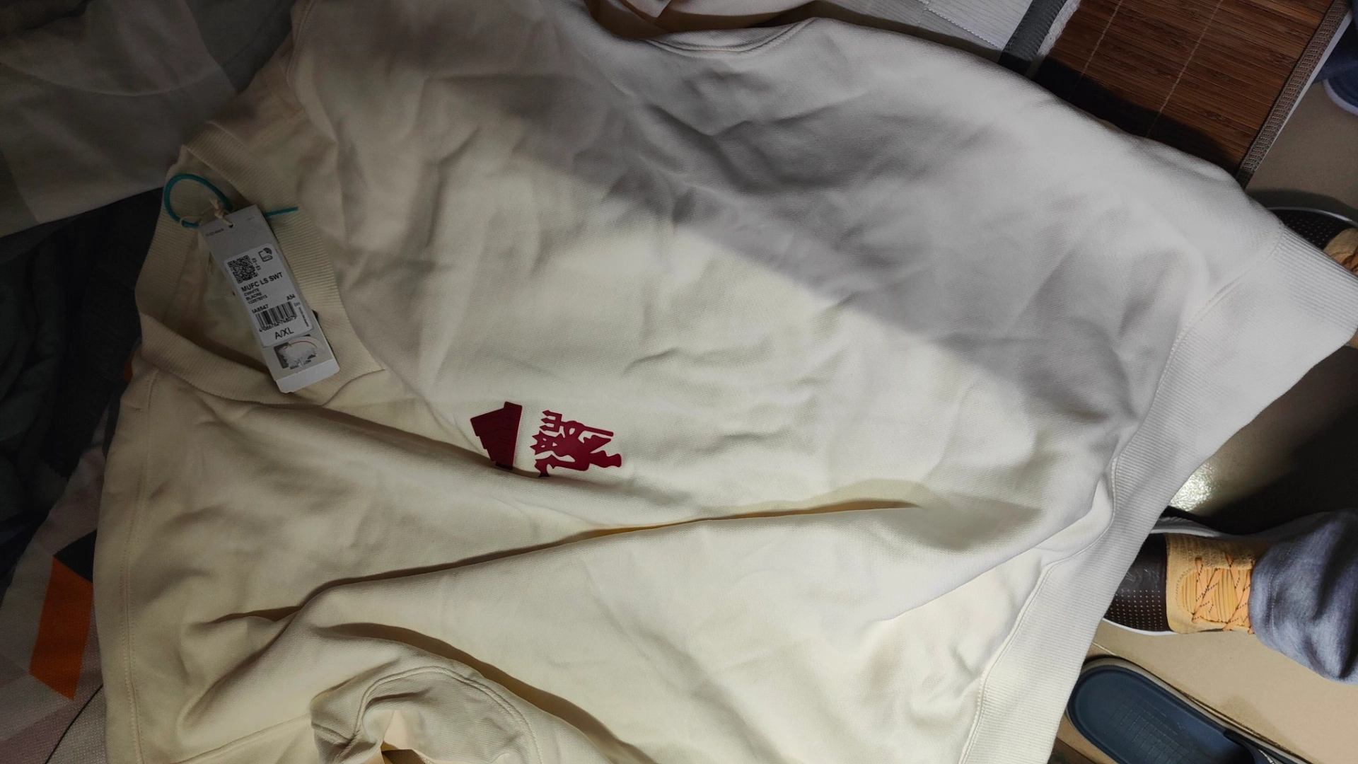 custom review-Adidas MANCHESTER UNITED THEATRE OF DREAMS Сливочный Мужской Свитшот