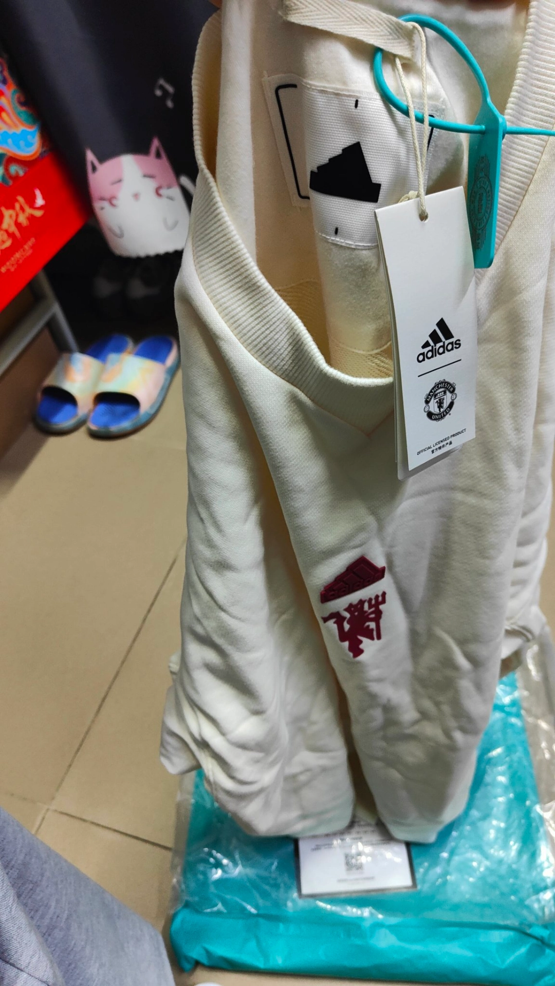 custom review-Adidas MANCHESTER UNITED THEATRE OF DREAMS Сливочный Мужской Свитшот