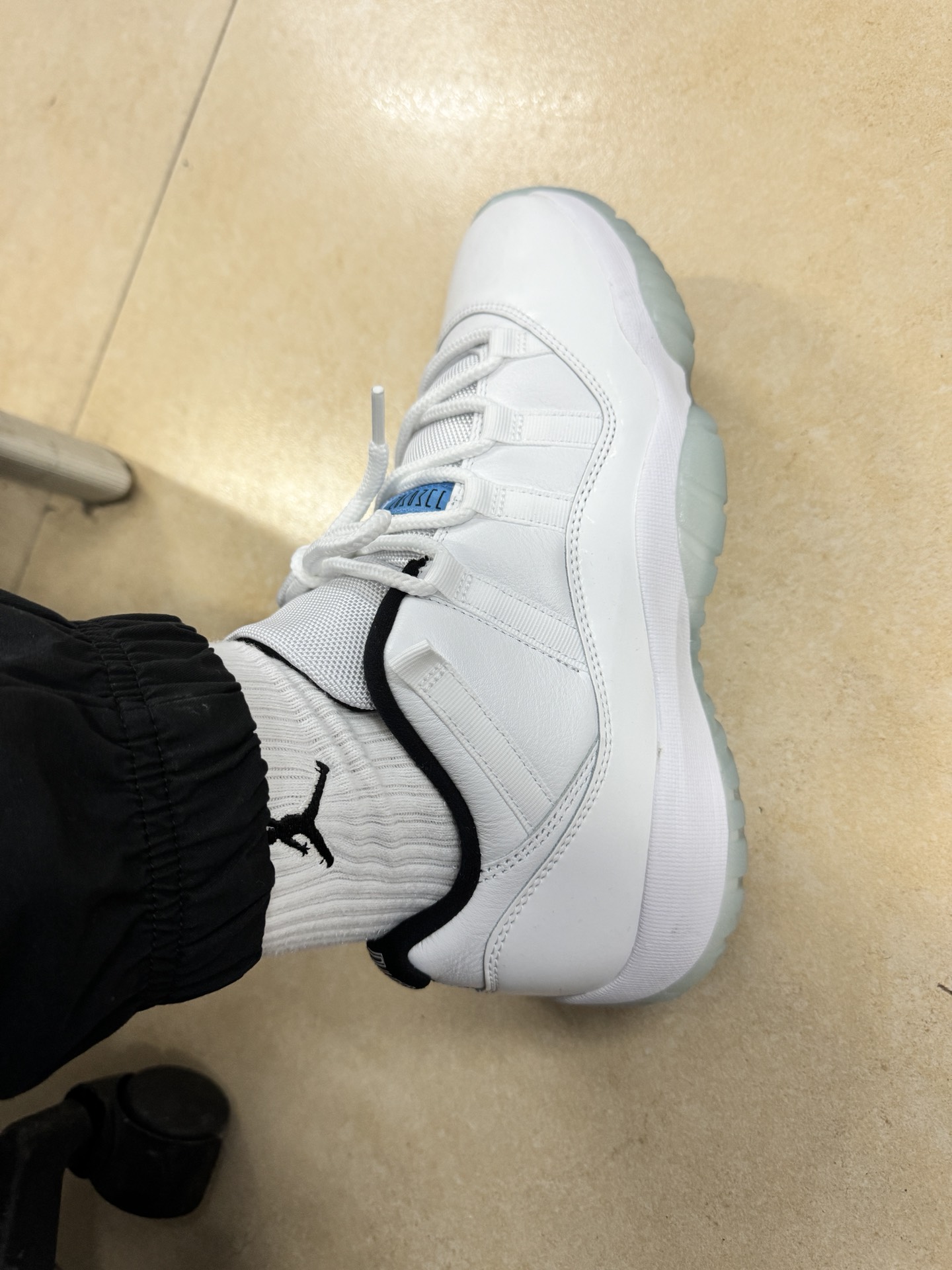 custom review-Air Jordan 11 Retro Low 'Legend Blue'