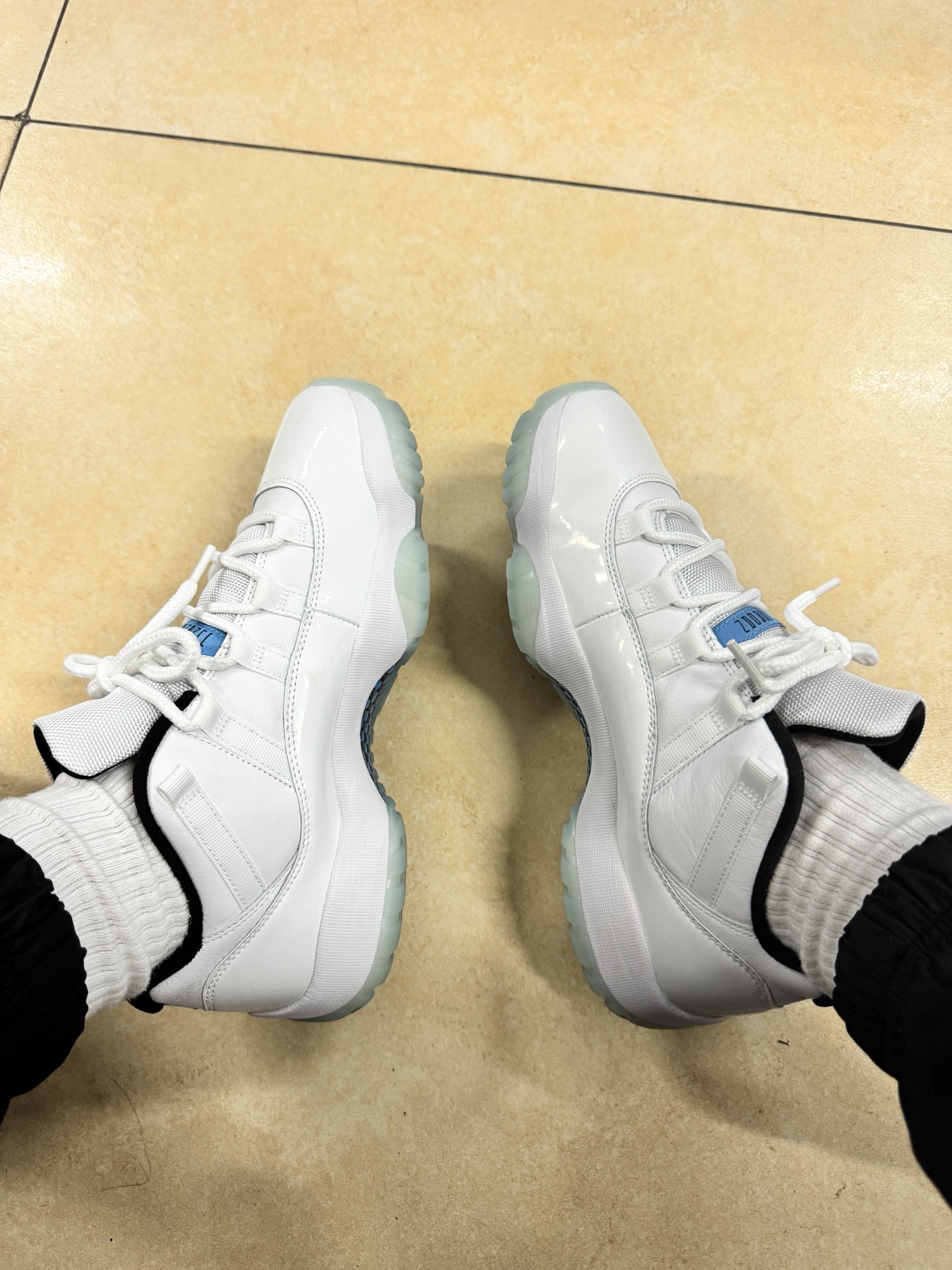 custom review-Air Jordan 11 Retro Low 'Legend Blue'