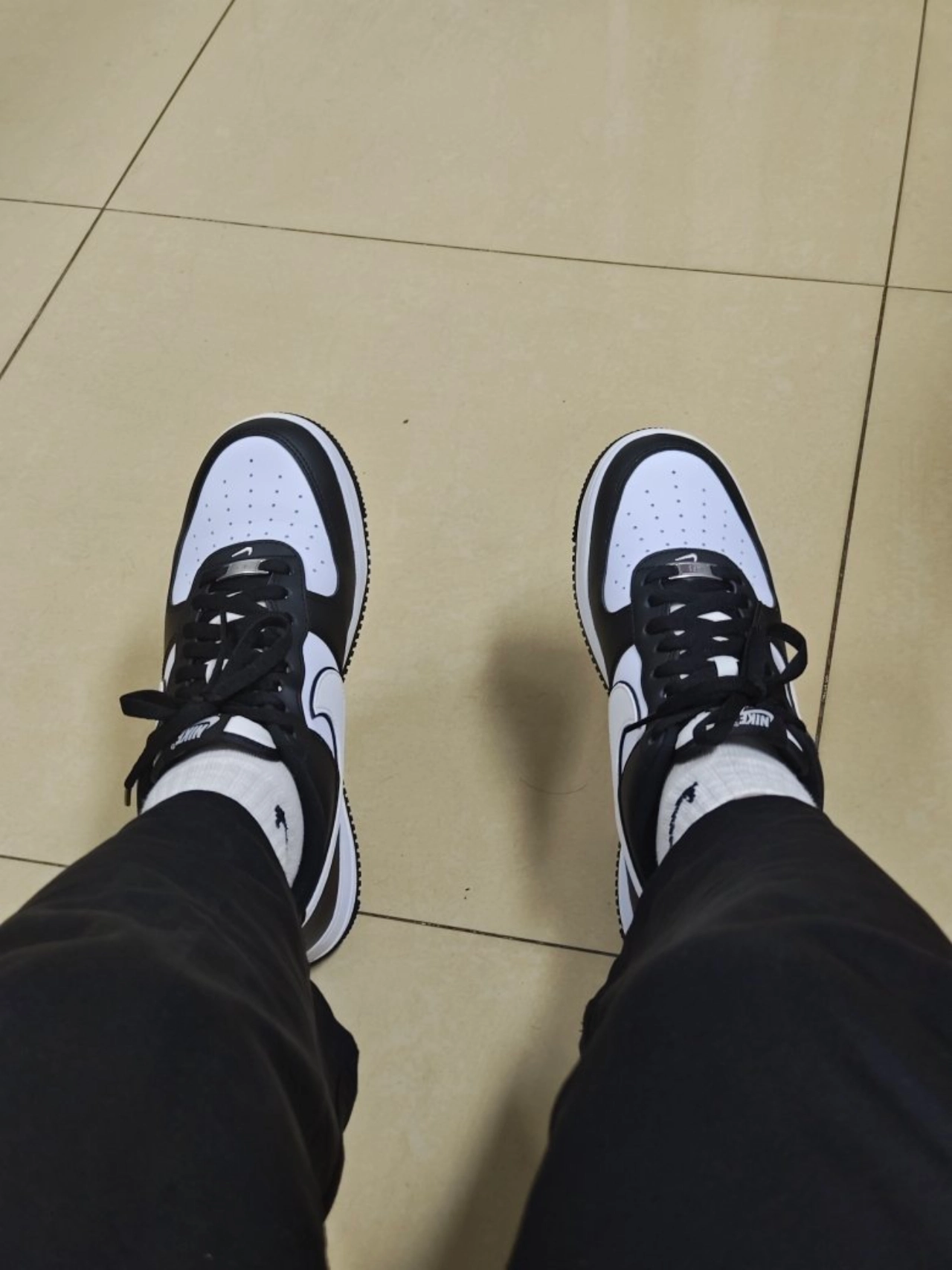 custom review-Nike Air Force 1 Low '07 White Swoosh Panda