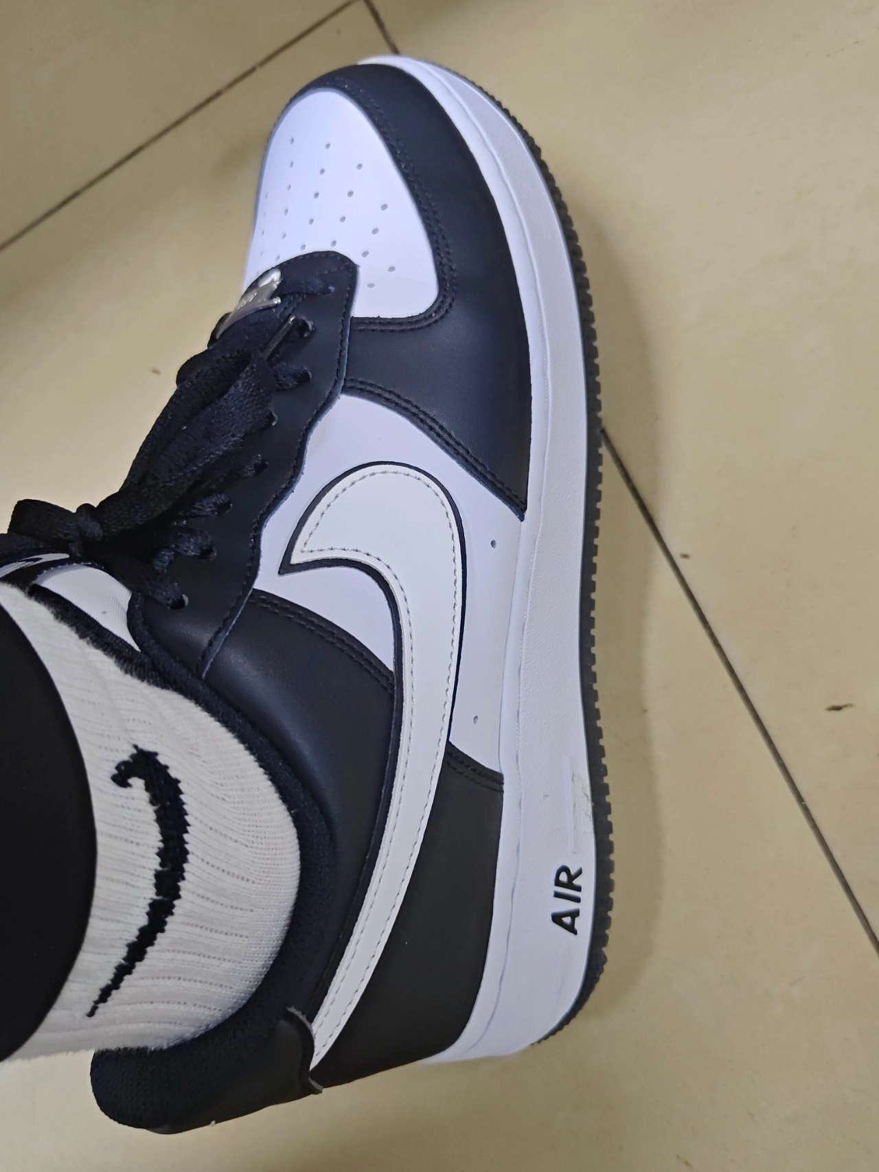 custom review-Nike Air Force 1 Low '07 White Swoosh Panda