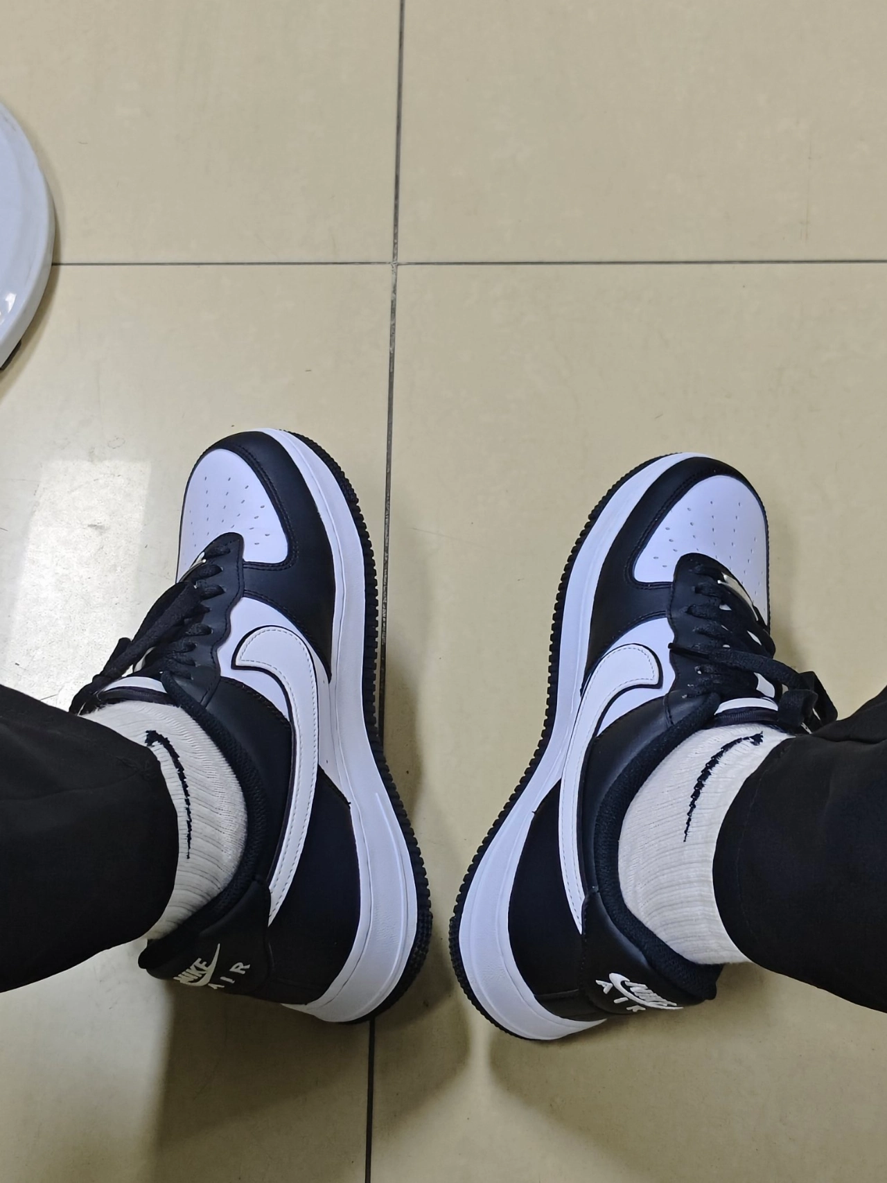 custom review-Nike Air Force 1 Low '07 White Swoosh Panda