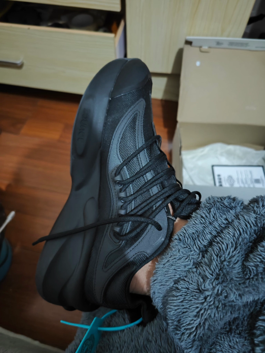 custom review-adidas Alphaboost V1 Амортизация Устойчивый к истиранию Дышащий Низкий Топ Городской Коммутирование Беговые кроссовки Мужской Черный