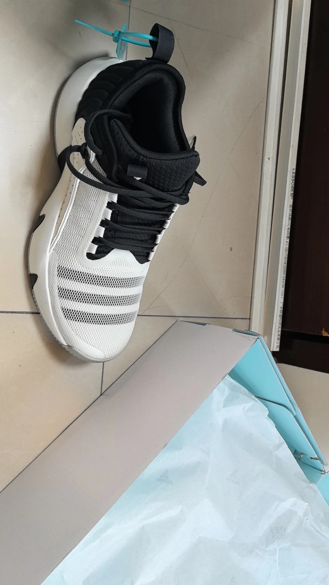 custom review-Adidas Trae Unlimited Низкий Топ Баскетбольные Кроссовки Мужские Белые Черные