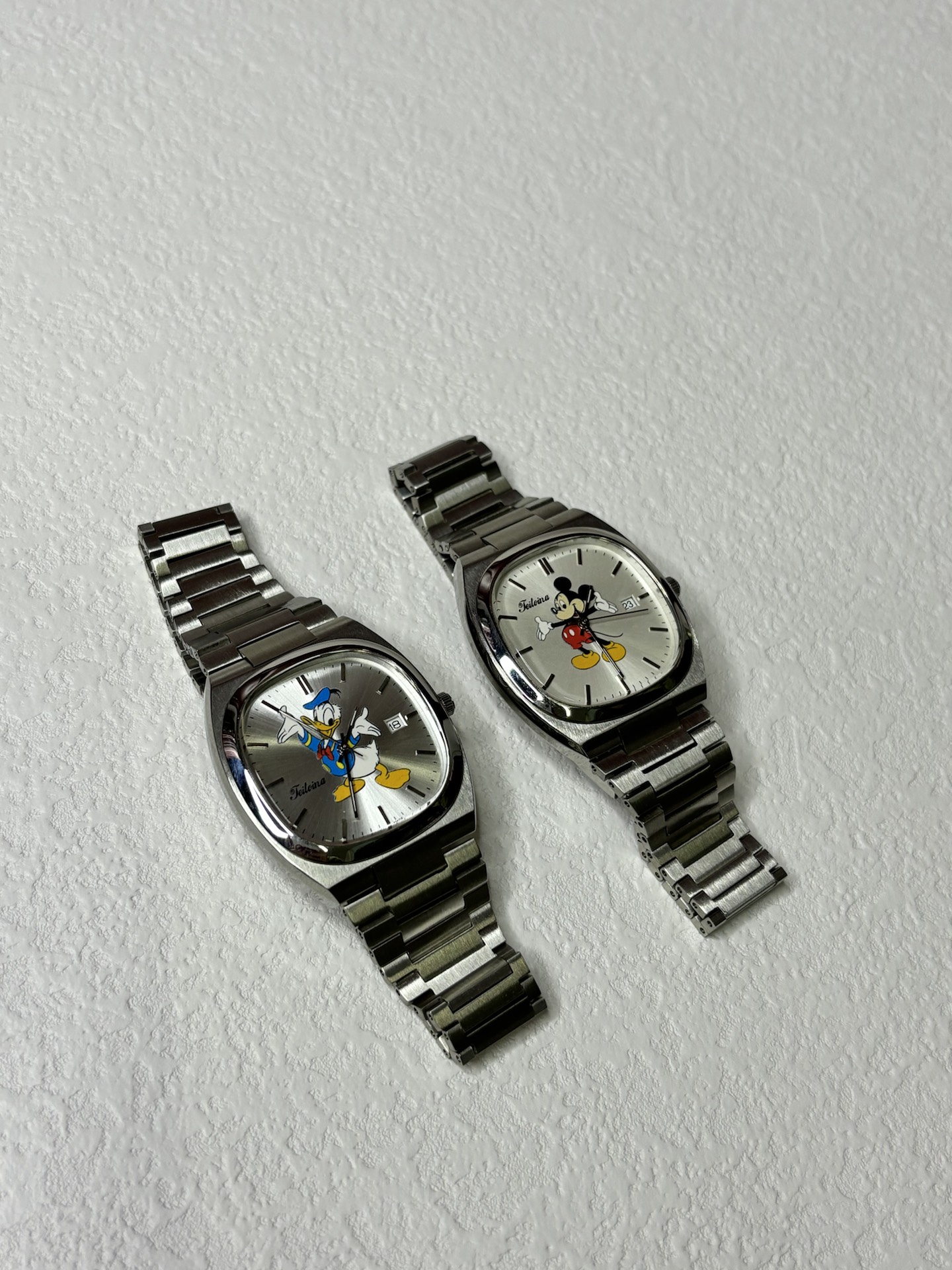 情侣手表97 这款情侣手表首先从质感上讲很棒 米老鼠和唐老鸭作为
