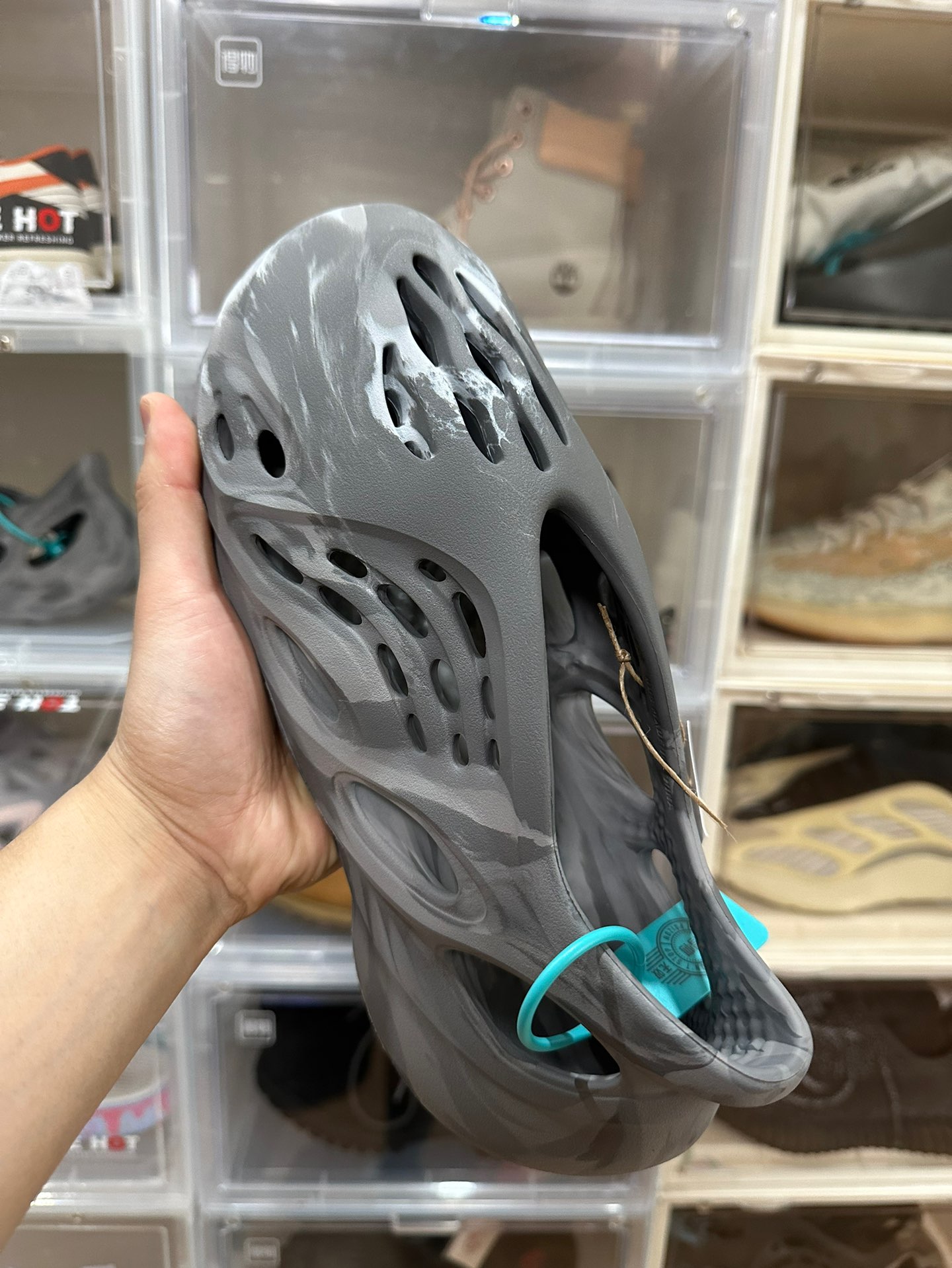 custom review-Adidas Originals Yeezy Foam Runner RNR MX GRANITE Sabo Unisex Бетон Серый