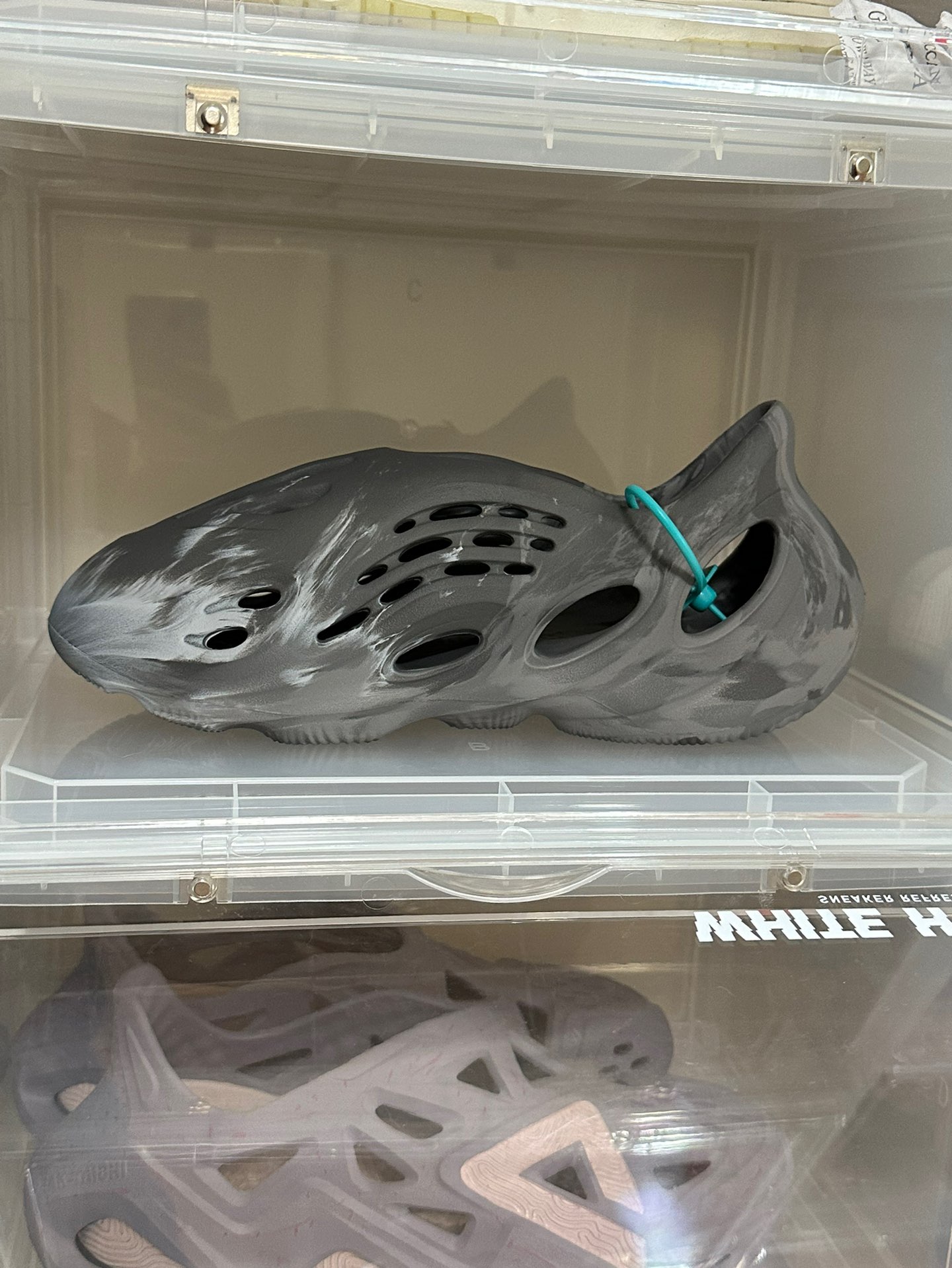 custom review-Adidas Originals Yeezy Foam Runner RNR MX GRANITE Sabo Unisex Бетон Серый