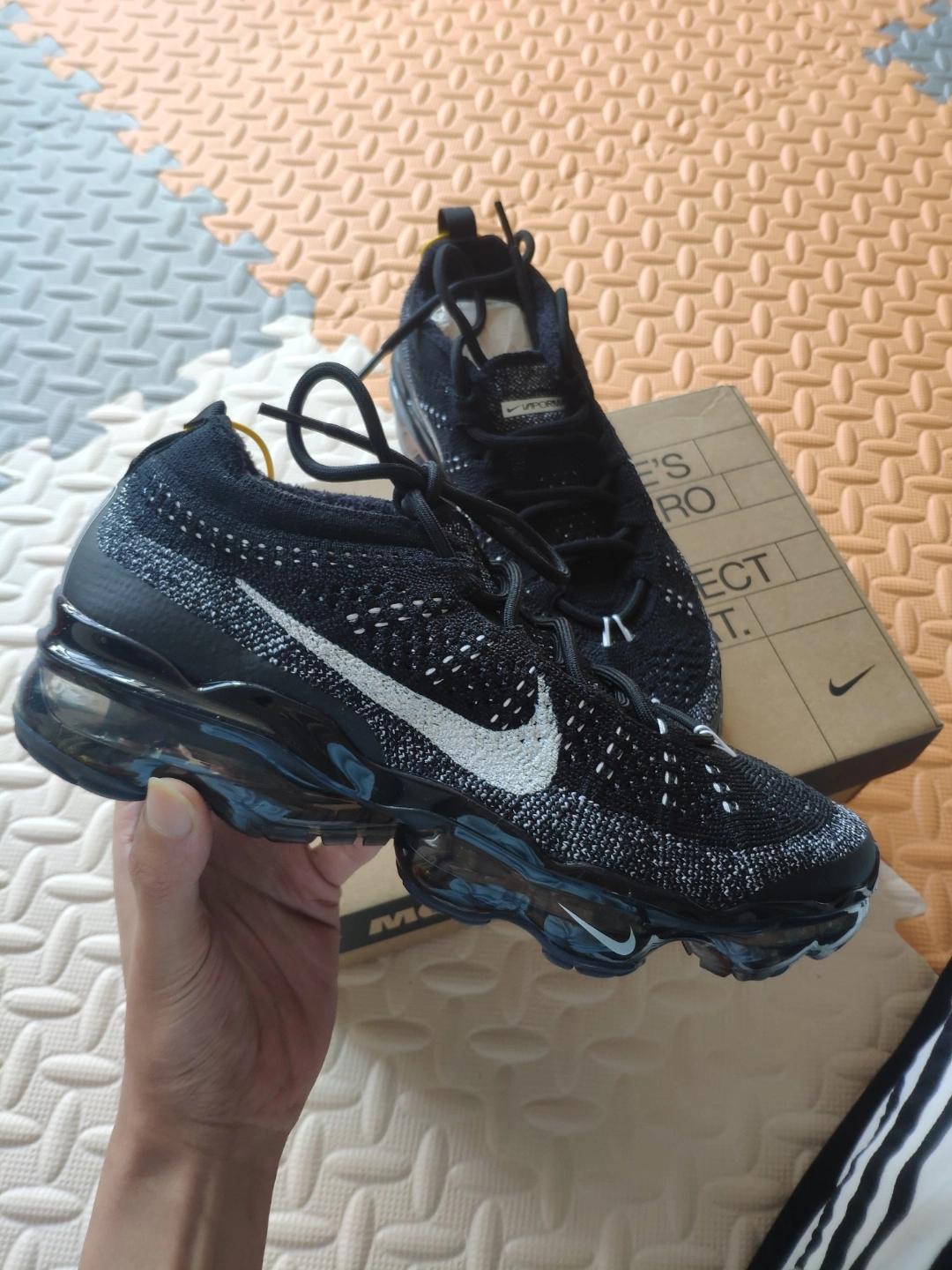 custom review-Nike VaporMax 2023 Амортизация Износостойкий Низкий Топ Повседневный Городской Коммутирование Беговые кроссовки Мужской Черный Белый