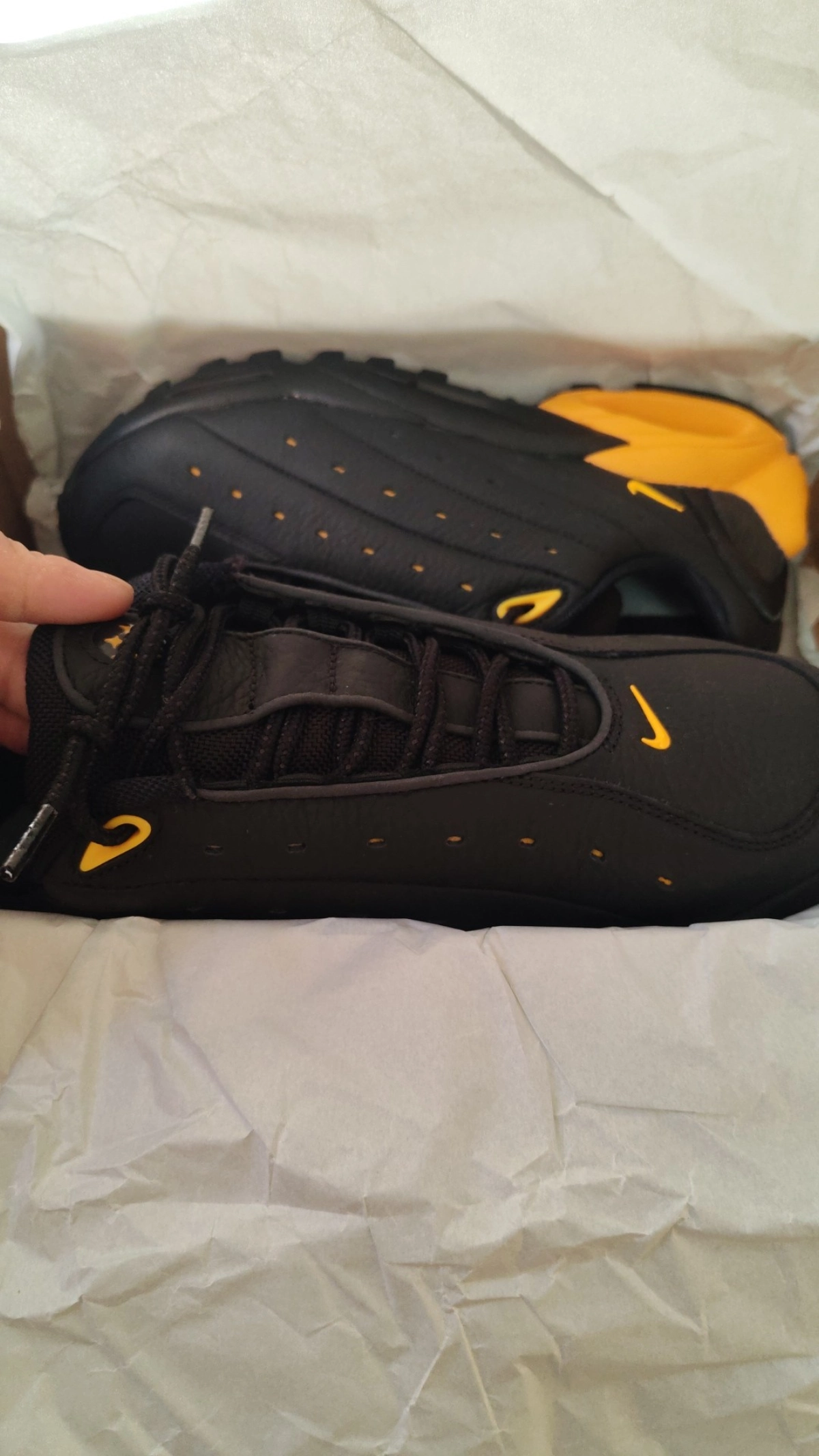 custom review-Nocta x Nike Hot Step Air Terra 'Черный Университетский Золотой' Низкий Топ Повседневная Обувь Унисекс Черный Золотой