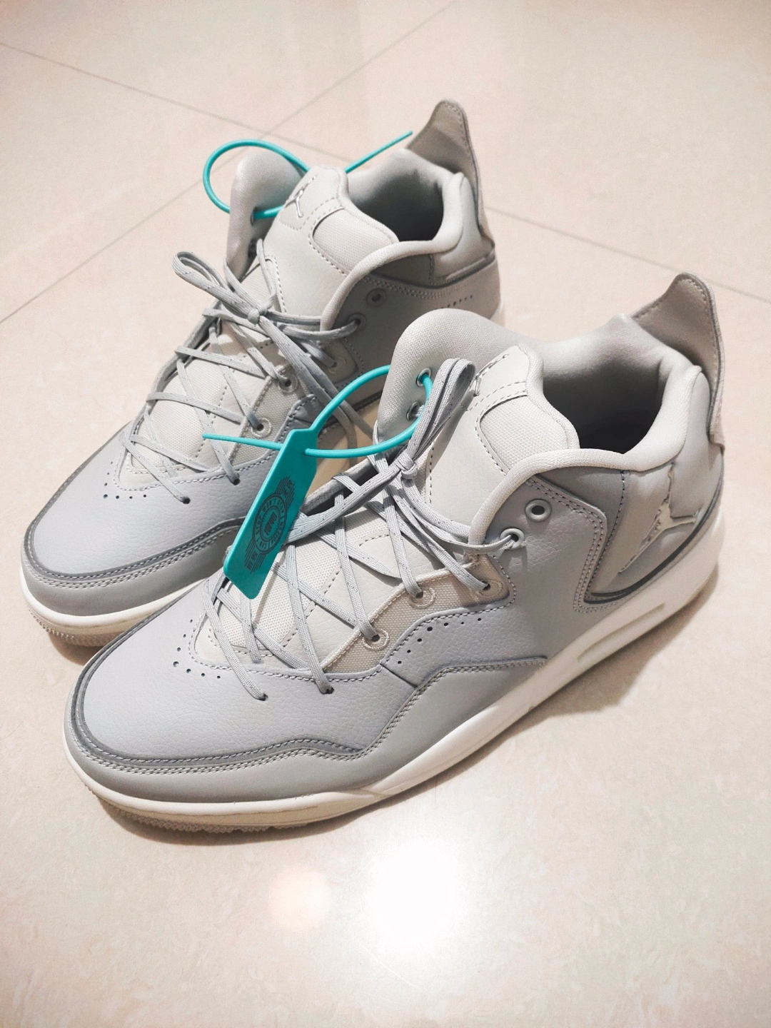 custom review-Джордан Courtside 23 Устойчивый к истиранию MID Топ Винтажные баскетбольные кроссовки Мужской Серый