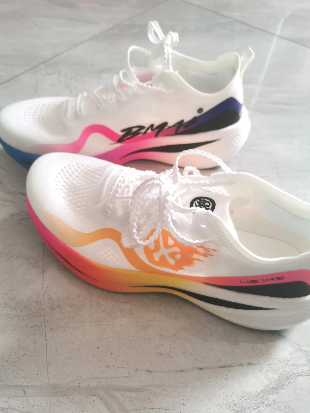 custom review-BMAI Carbon FLY Амортизация Отскок Поддержка Устойчивый к истиранию Дышащий Низкий Топ Беговые кроссовки Мужские Несовпадающие