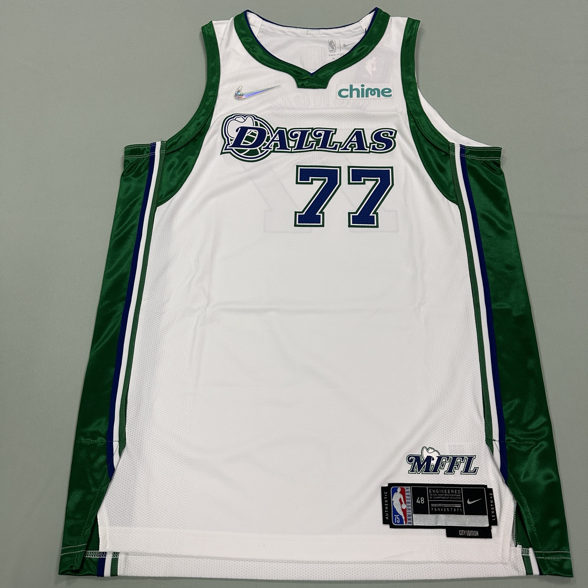 logo字母印花复古时尚儿童篮球服 城市版 nba 达拉斯独行侠 东契奇 77