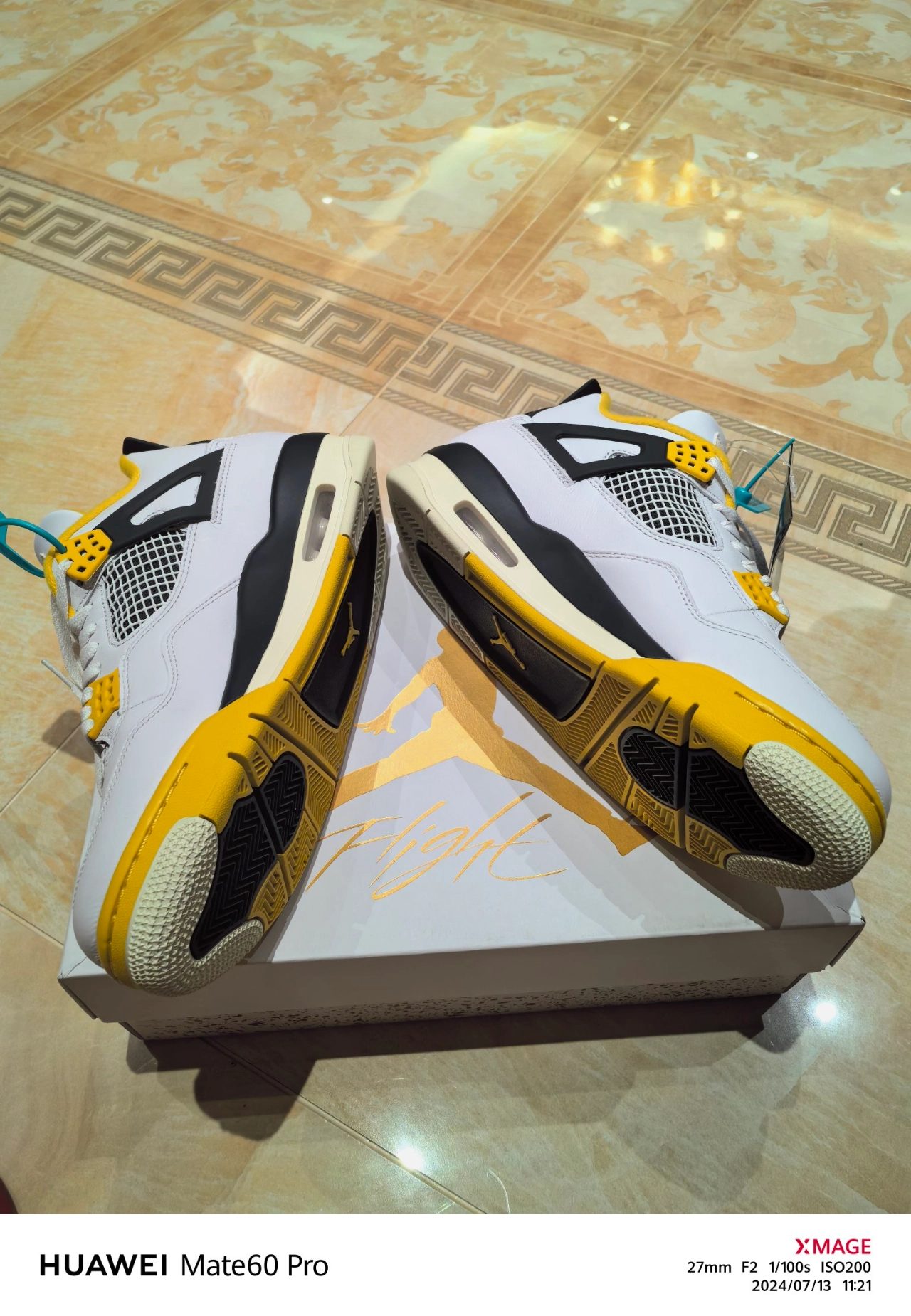custom review-Jordan 4 Retro Vivid Sulfur Women's