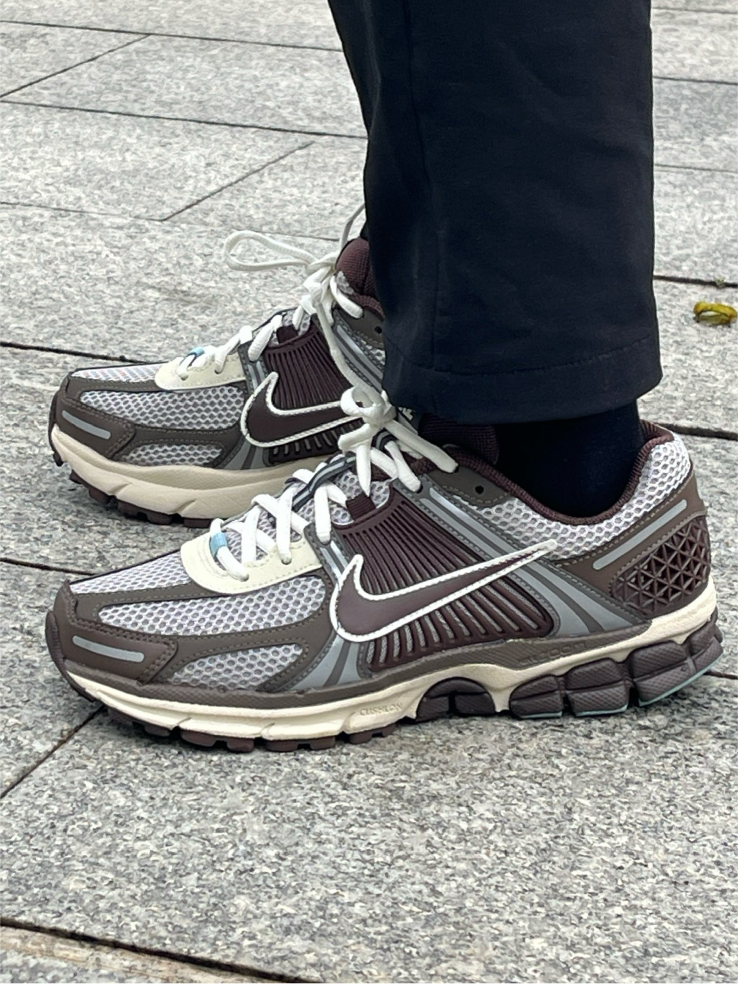 custom review-Nike Air Zoom Vomero 5 Earth Fossil Brown Women's