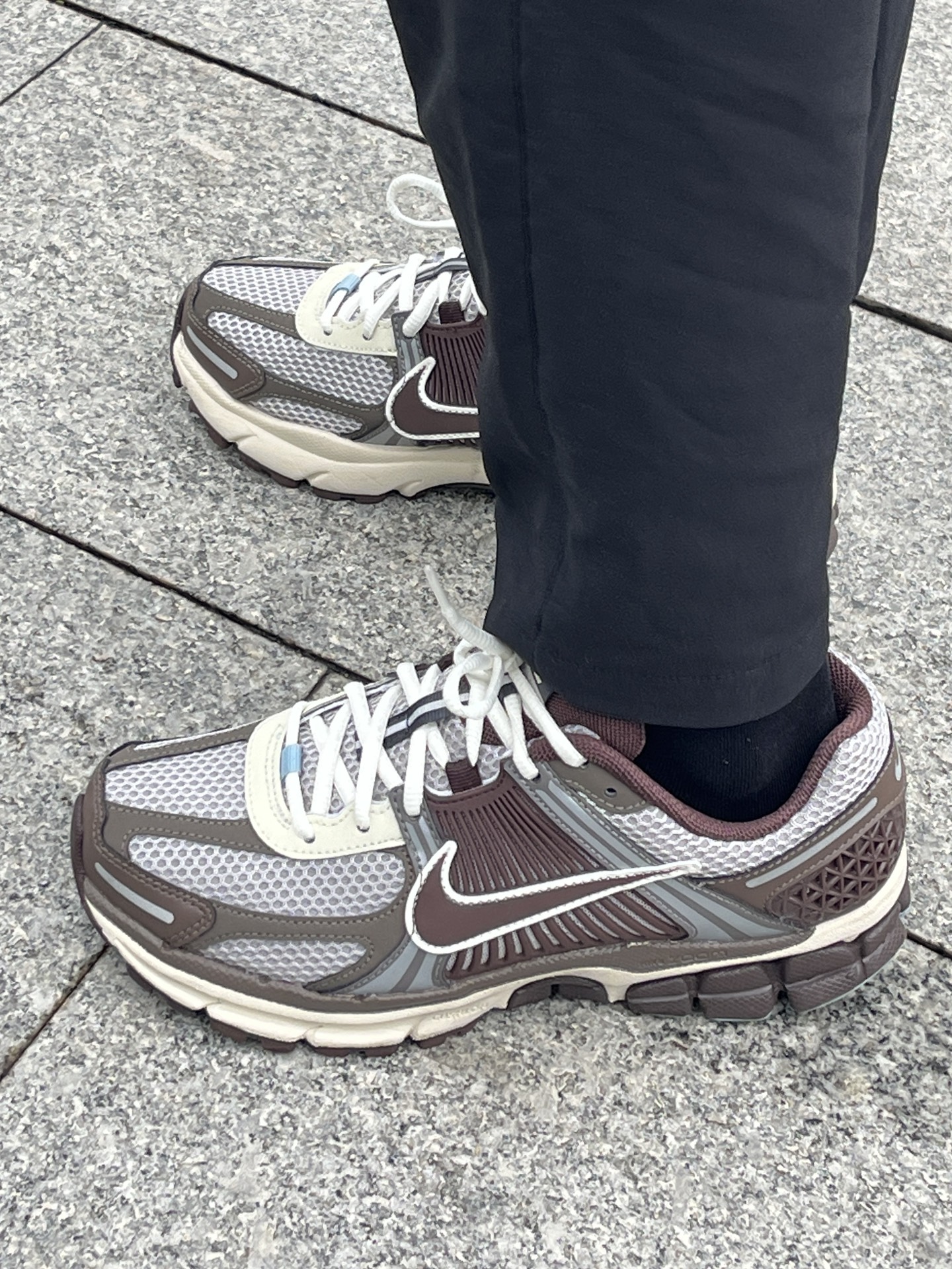 custom review-Nike Air Zoom Vomero 5 Earth Fossil Brown Women's