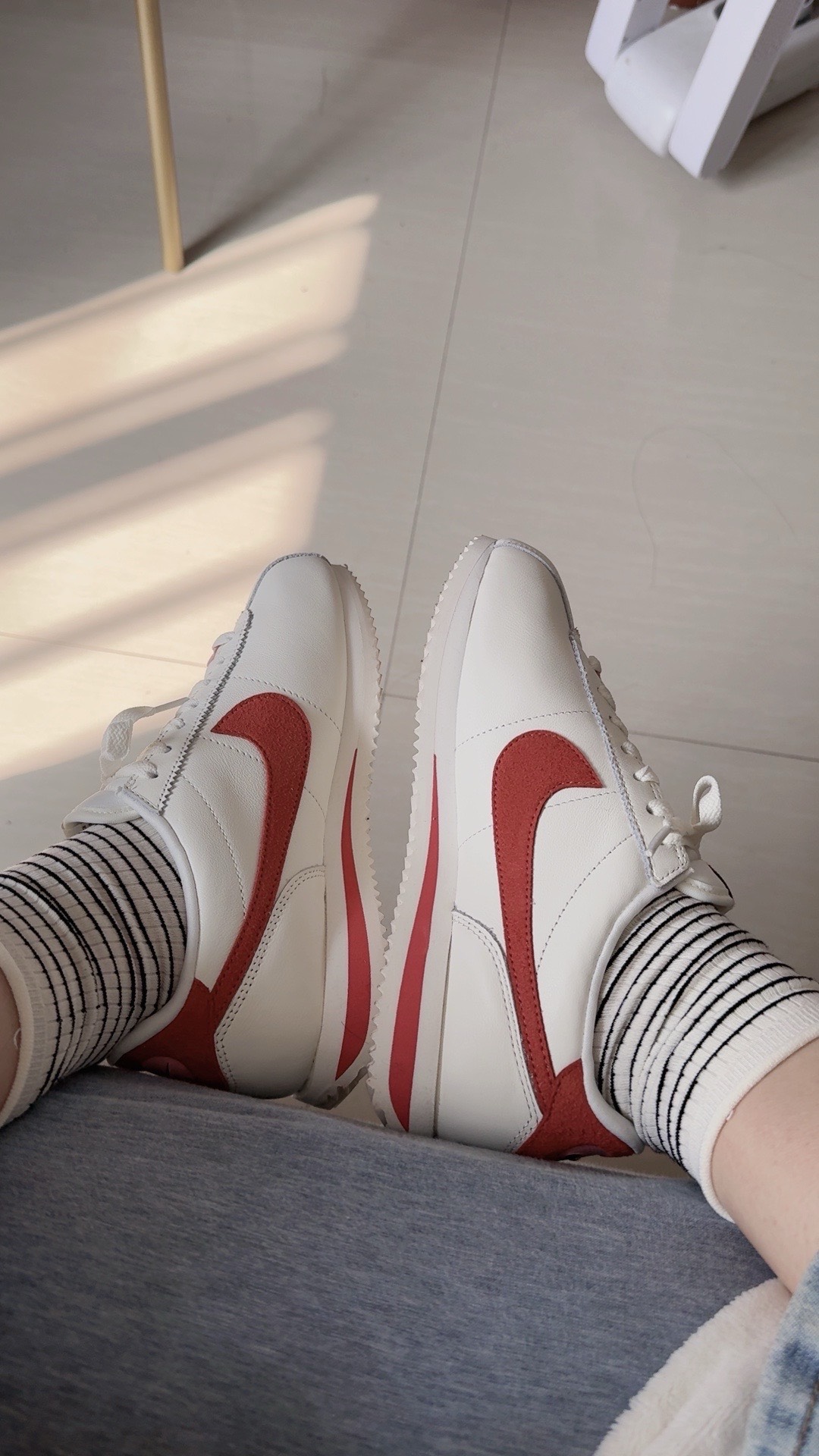 custom review-Nike Cortez SE Устойчивый к истиранию Низкий Топ Повседневный Городской Коммутирование Беговые кроссовки Женские Белый Красный