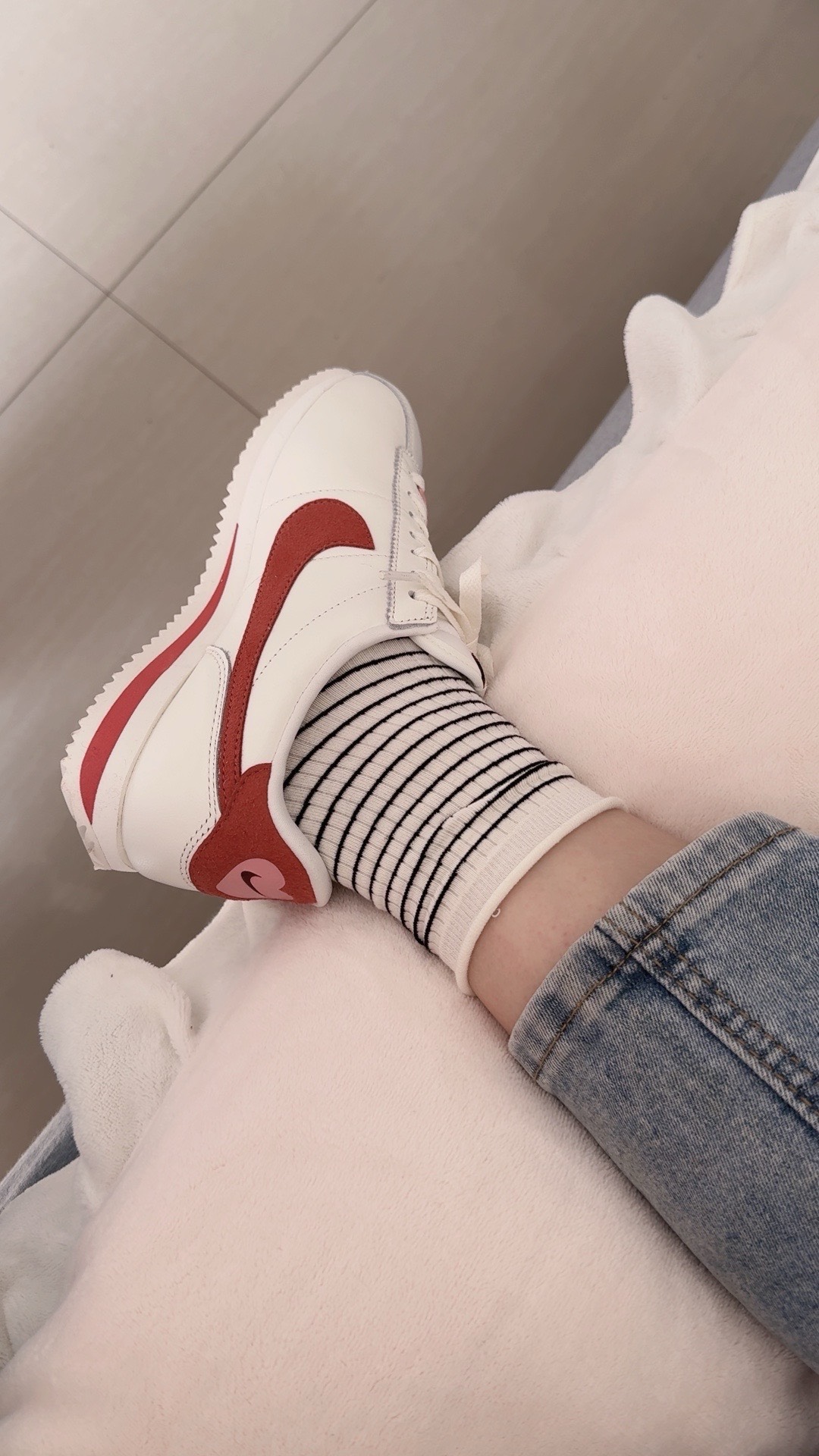 custom review-Nike Cortez SE Устойчивый к истиранию Низкий Топ Повседневный Городской Коммутирование Беговые кроссовки Женские Белый Красный