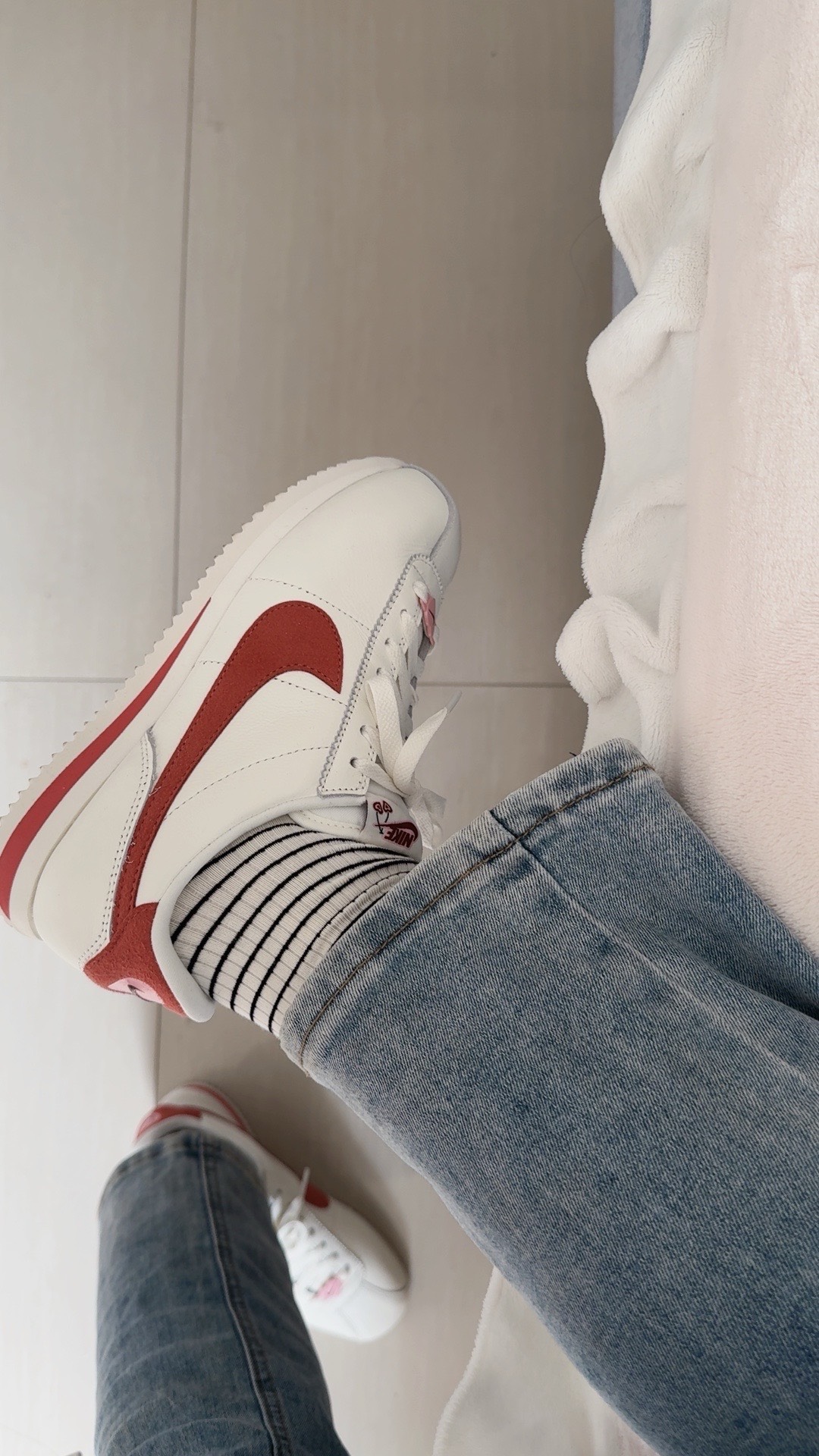 custom review-Nike Cortez SE Устойчивый к истиранию Низкий Топ Повседневный Городской Коммутирование Беговые кроссовки Женские Белый Красный