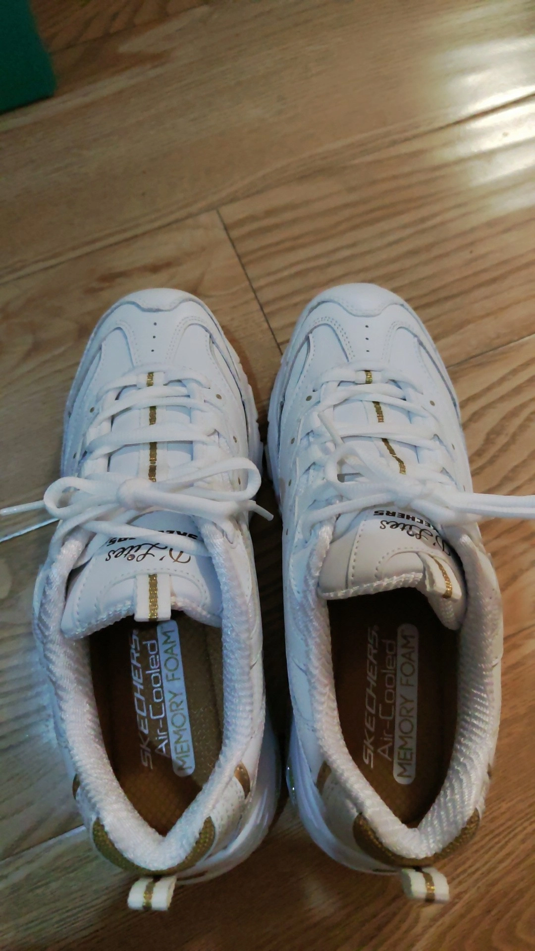 custom review-Skechers D'LITES 1,0 Маленький Белый Медведь с Золотой Логотип Низкие Кроссовки с Толстой Подошвой Женские Белые Золотые