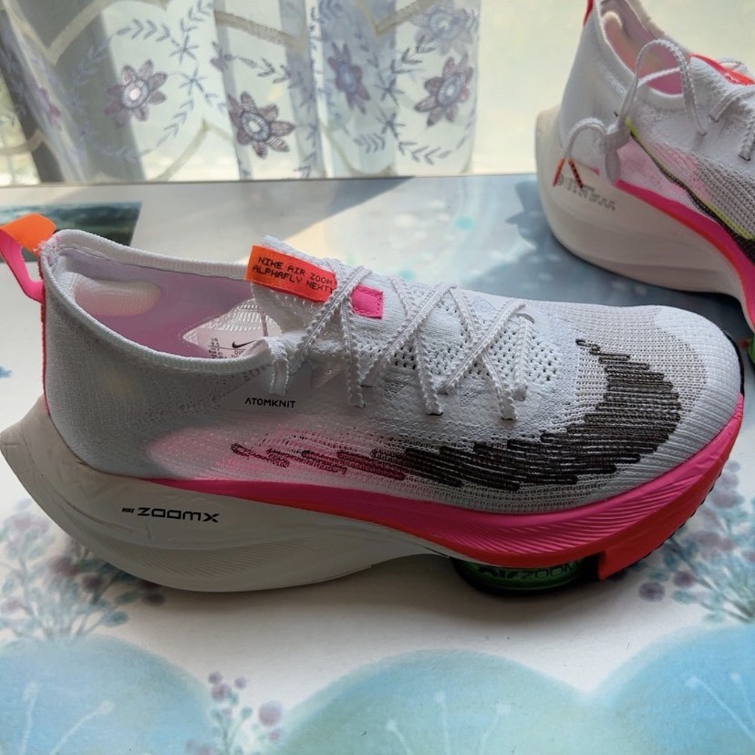 超高颜值男女生马拉松竞速跑步鞋